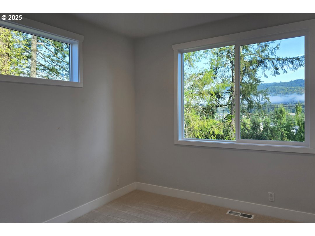 property viewer photo 38