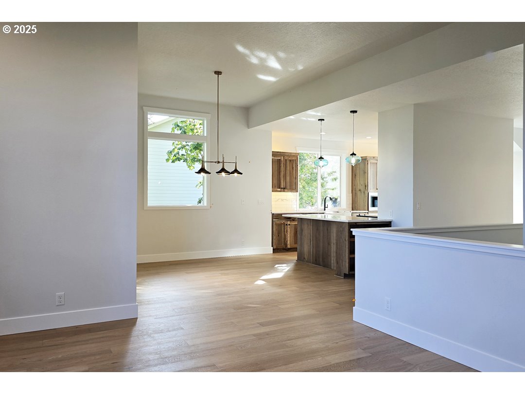 property viewer photo 6
