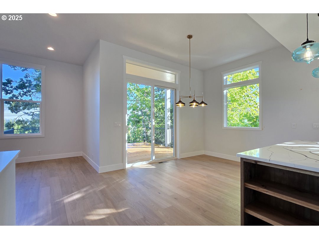 property viewer photo 7