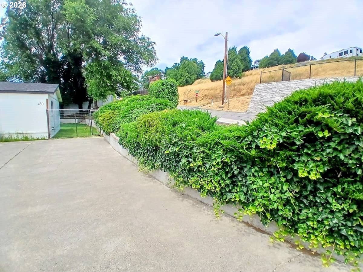 main property photo 32