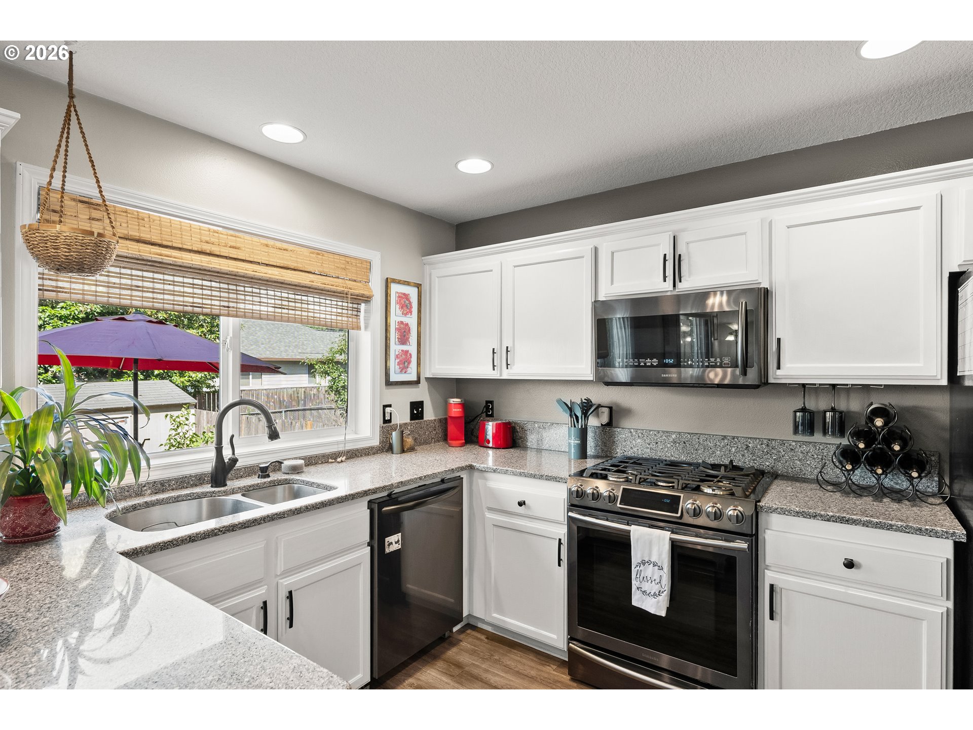 property viewer photo 6