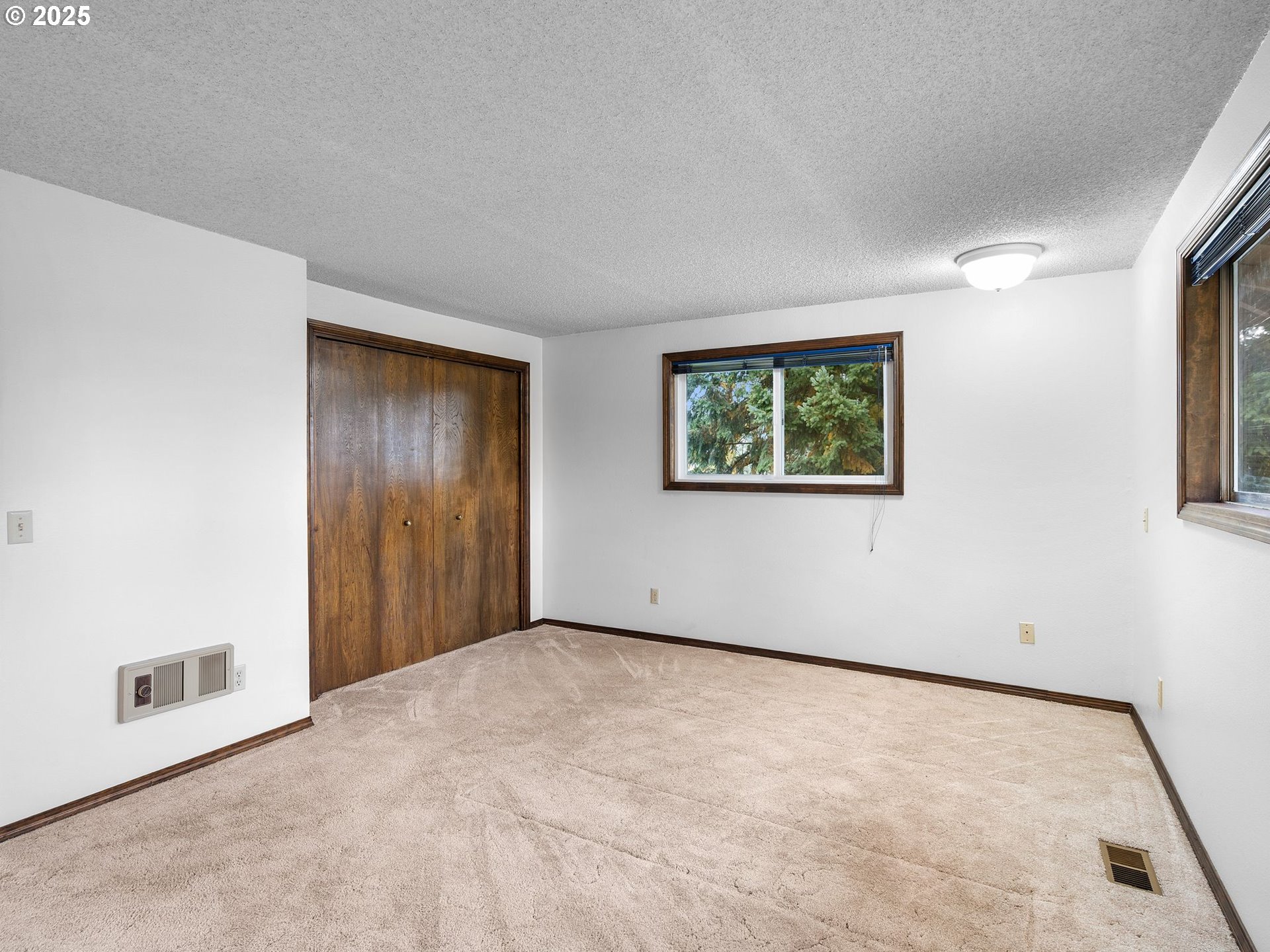 property viewer photo 18