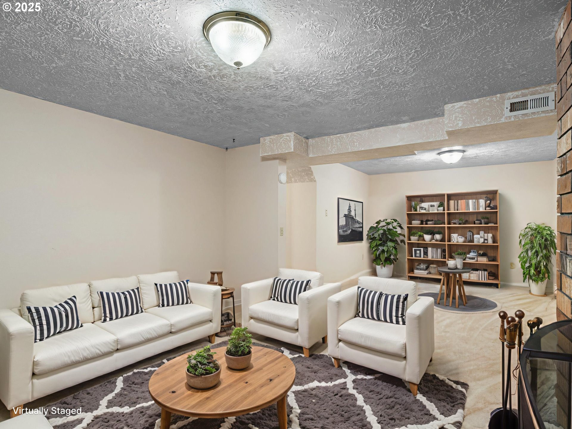 property viewer photo 31