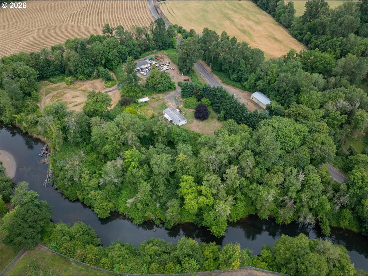 main property photo 13