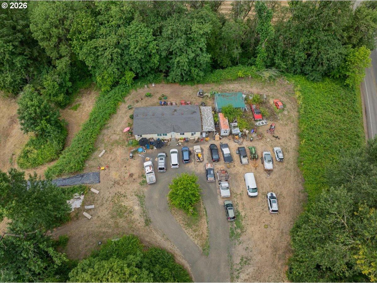 main property photo 17