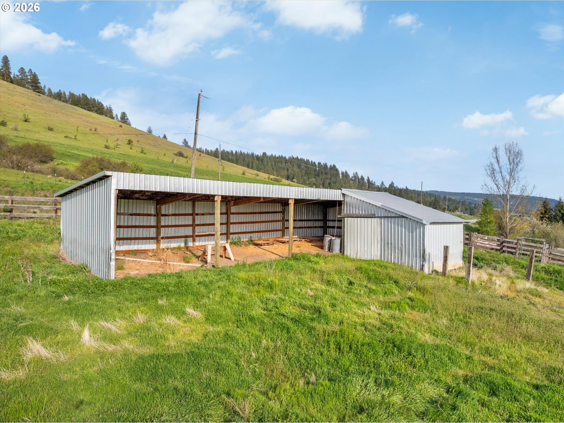 main property photo 17
