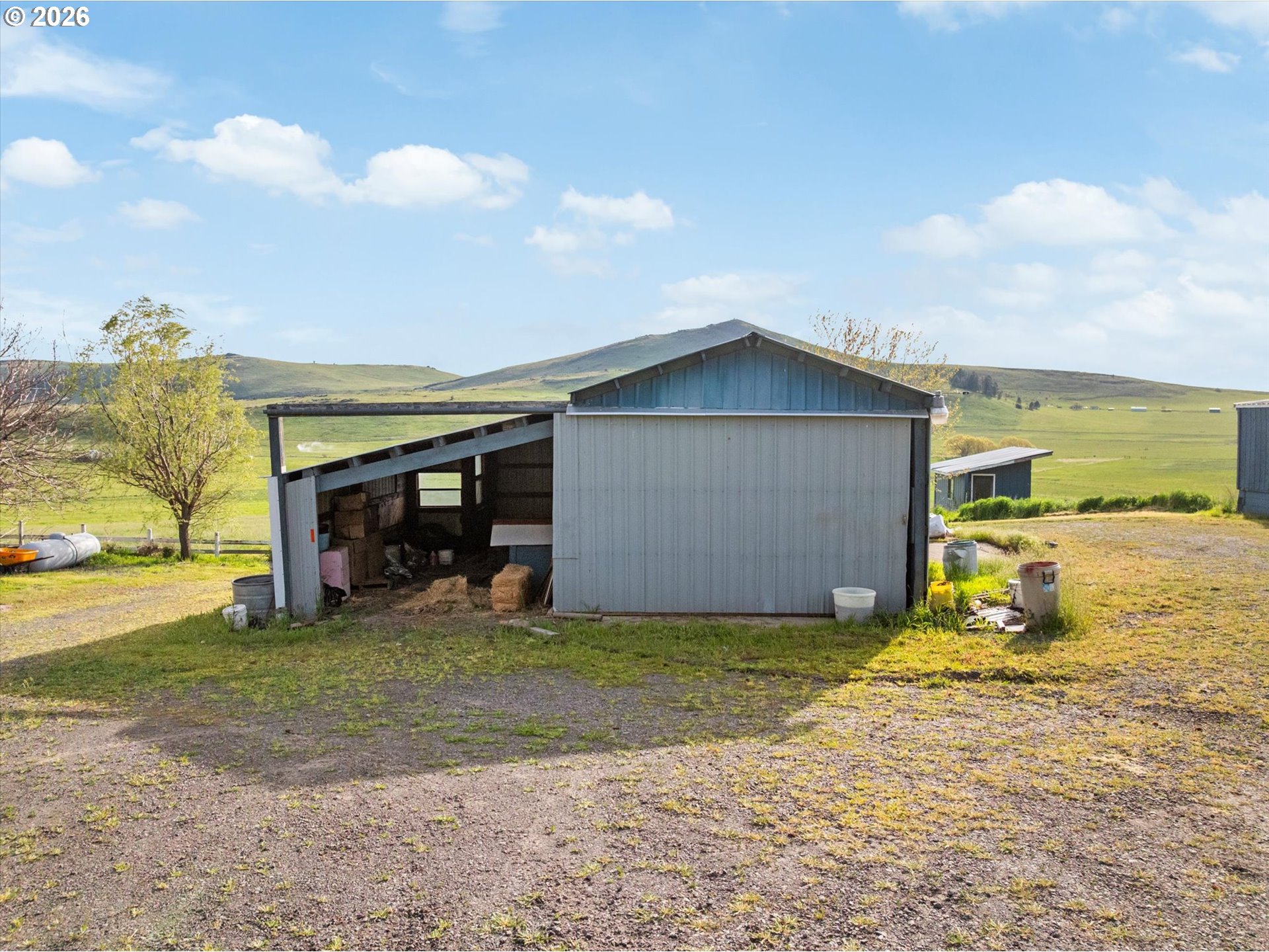 main property photo 23