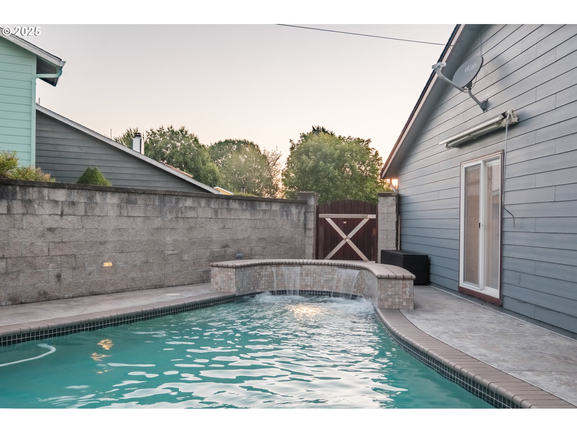 property viewer photo 1