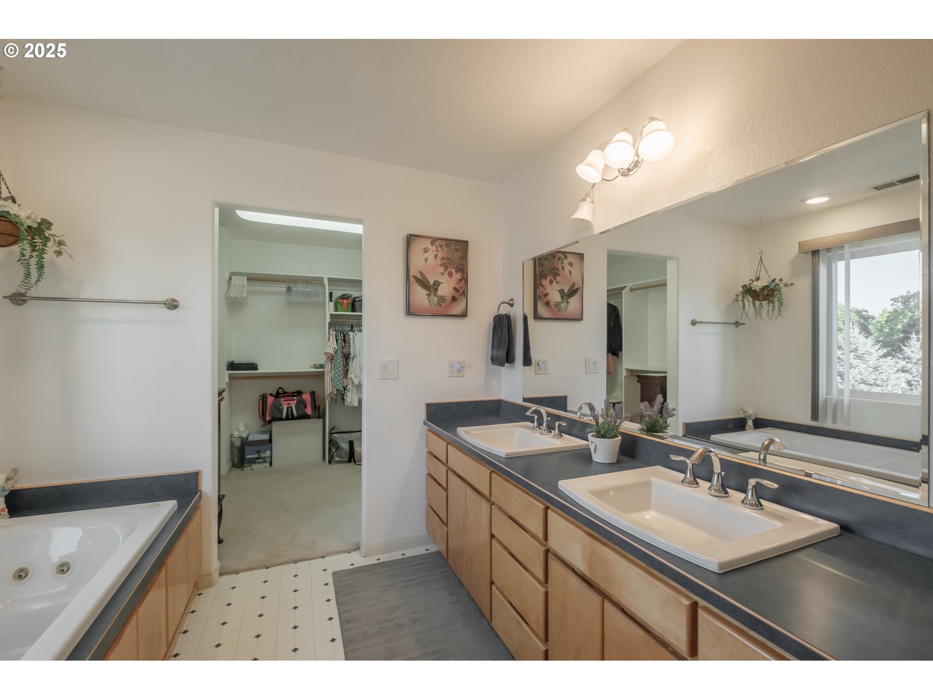 property viewer photo 18