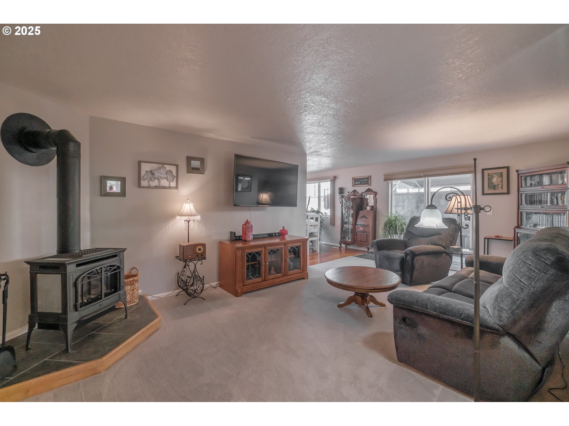 property viewer photo 2