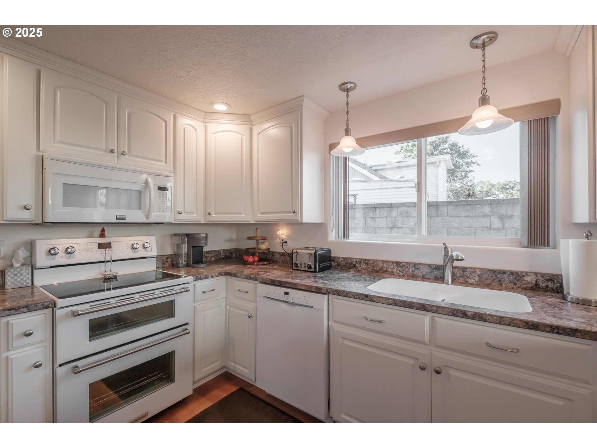 property viewer photo 4