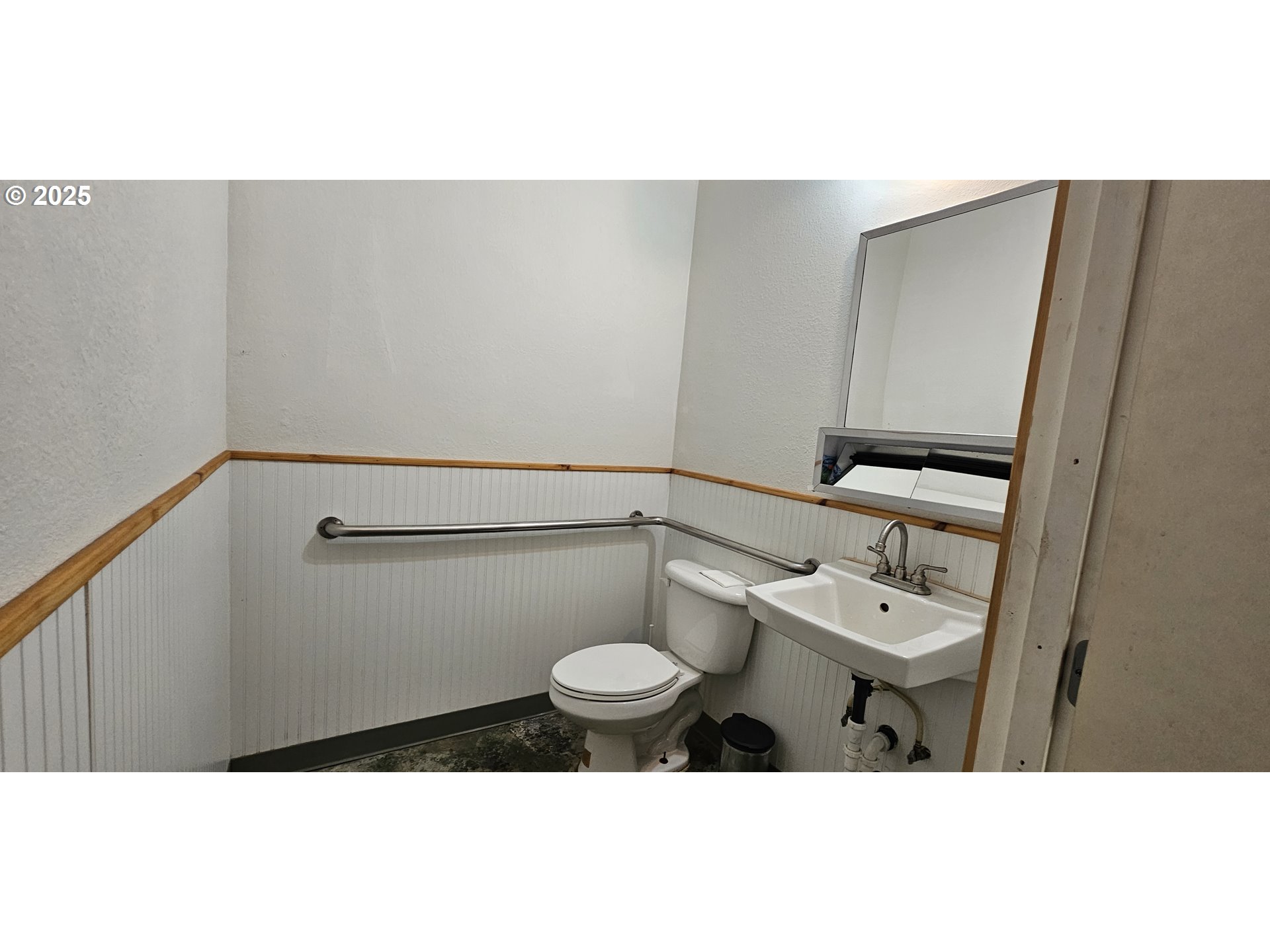 main property photo 22