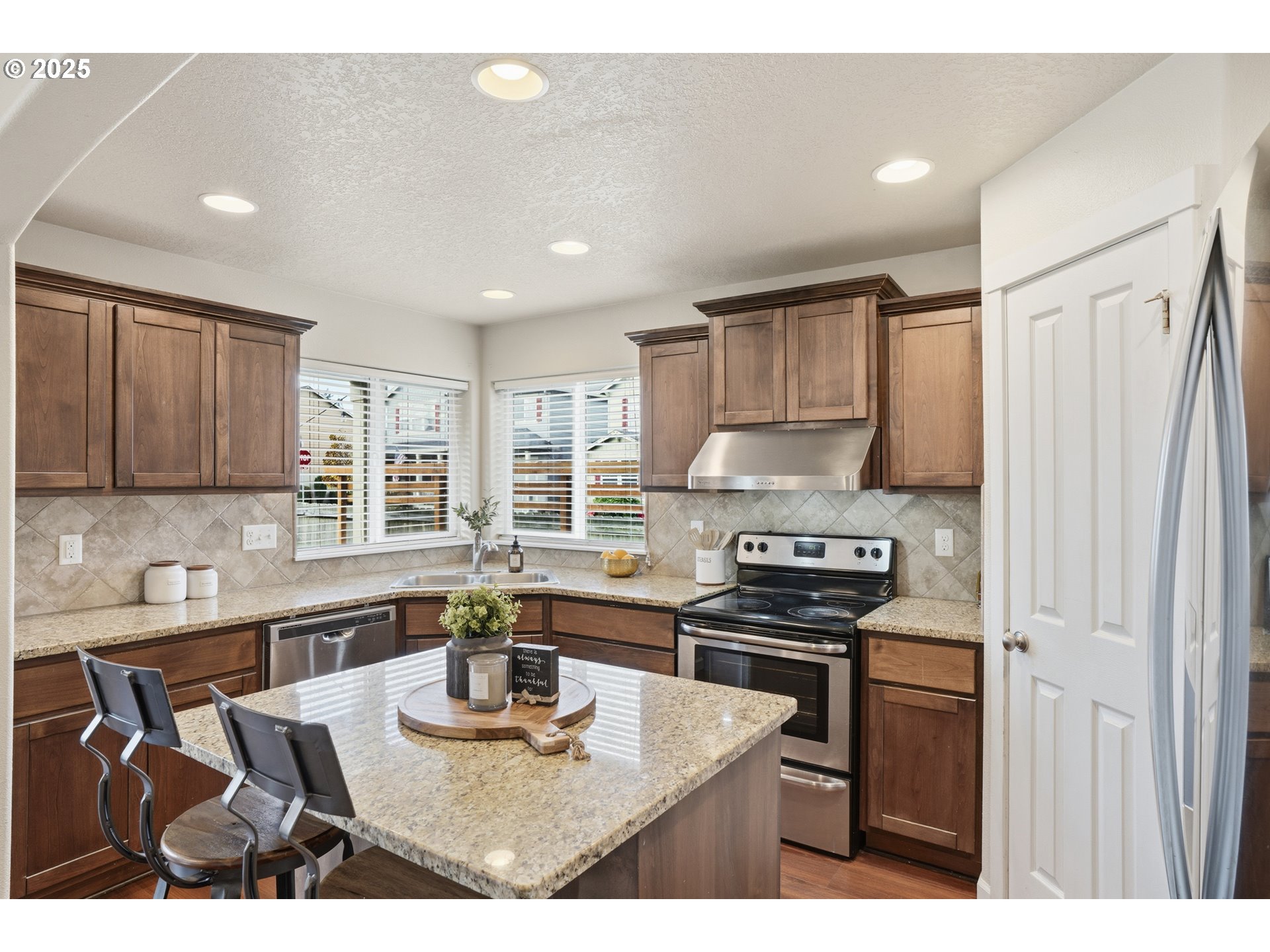 property viewer photo 1
