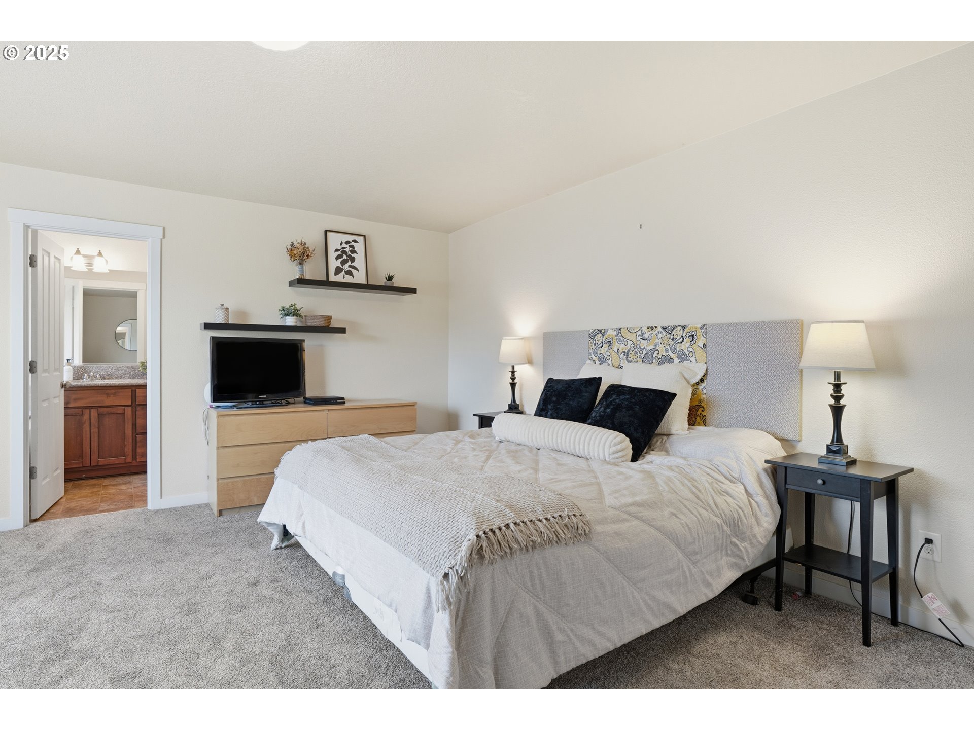 property viewer photo 14