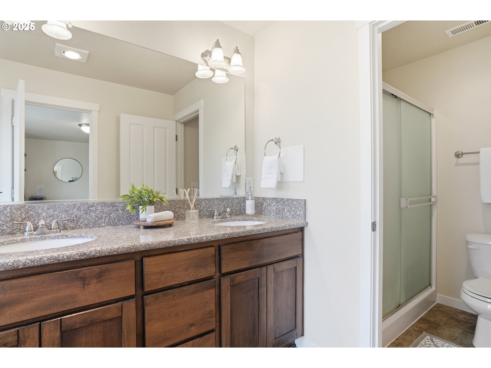property viewer photo 17