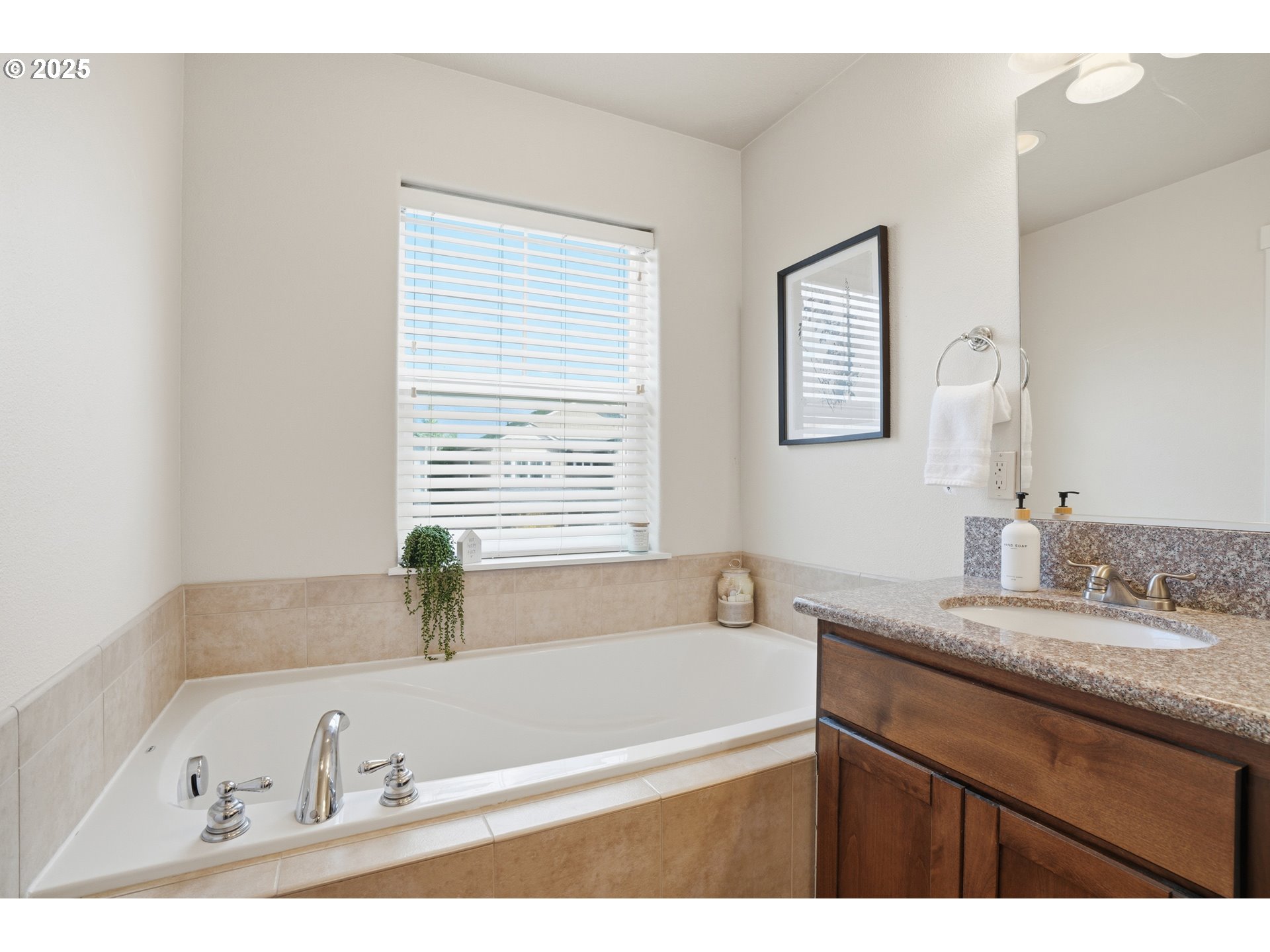 property viewer photo 19