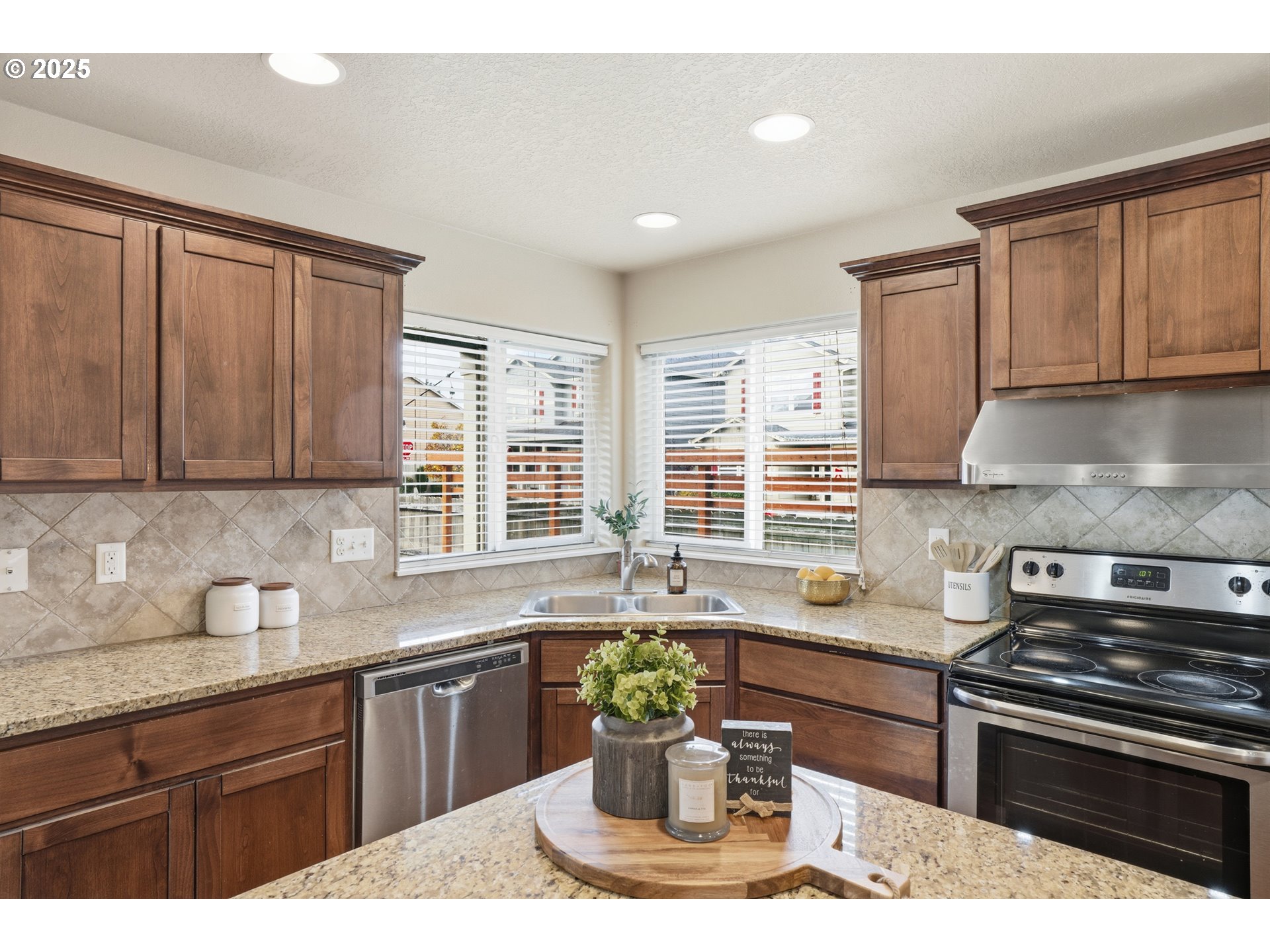 property viewer photo 2