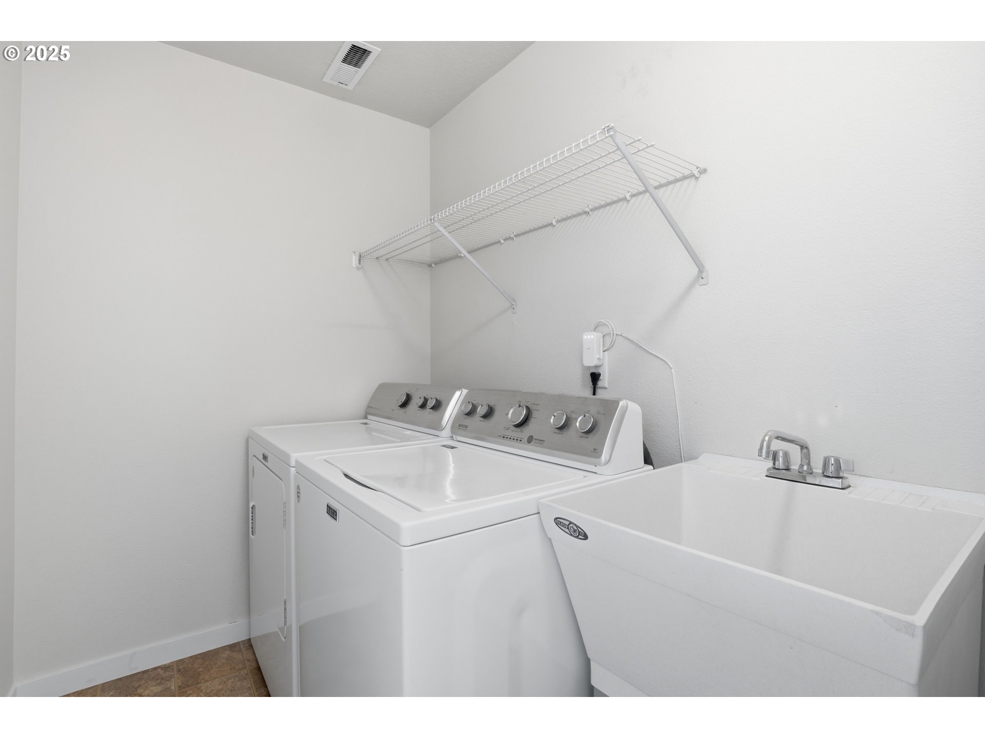 property viewer photo 25