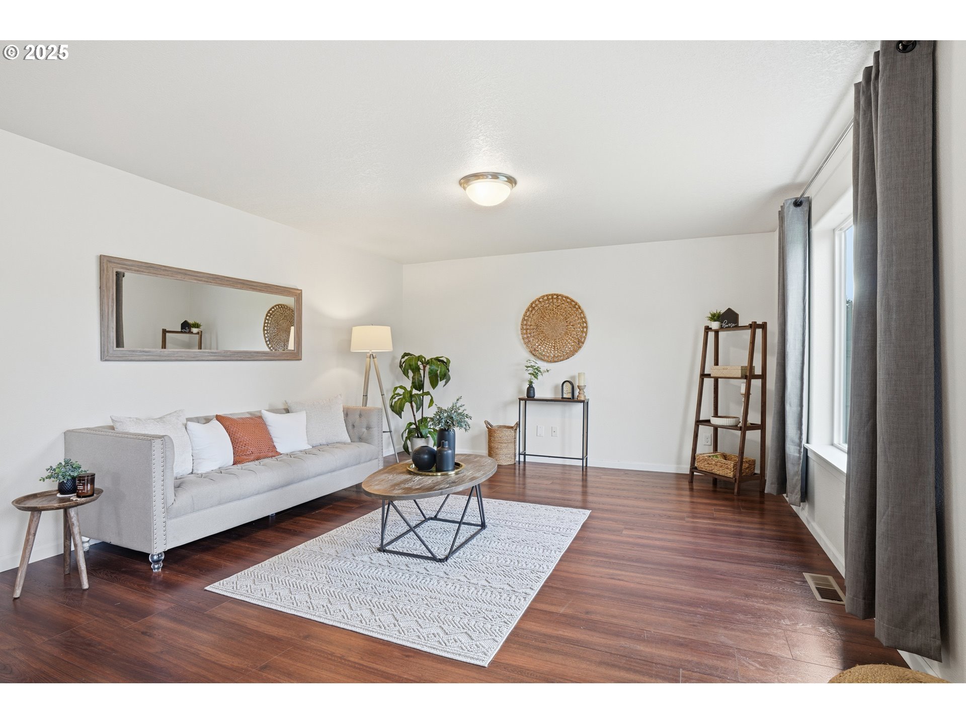 property viewer photo 8