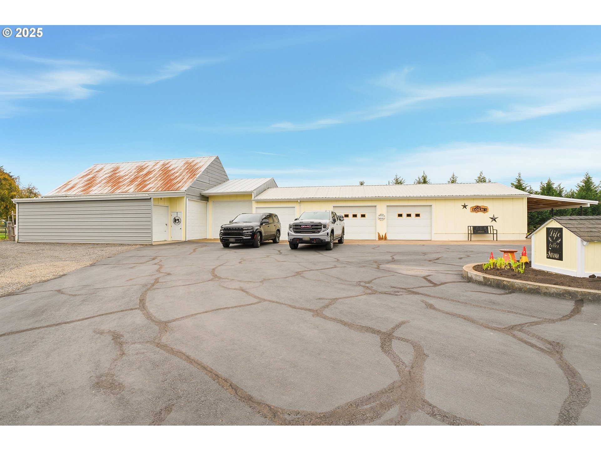 main property photo 27