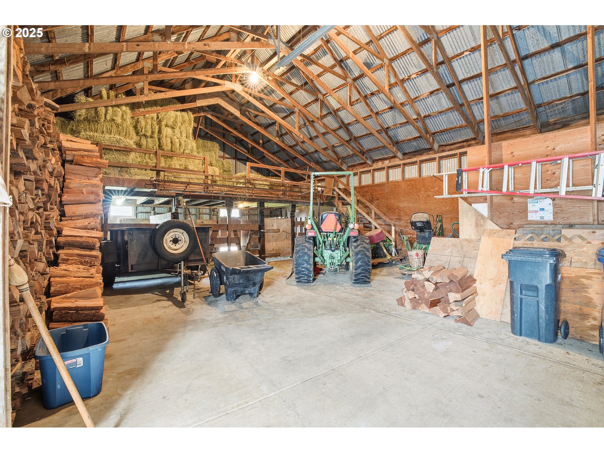 main property photo 37
