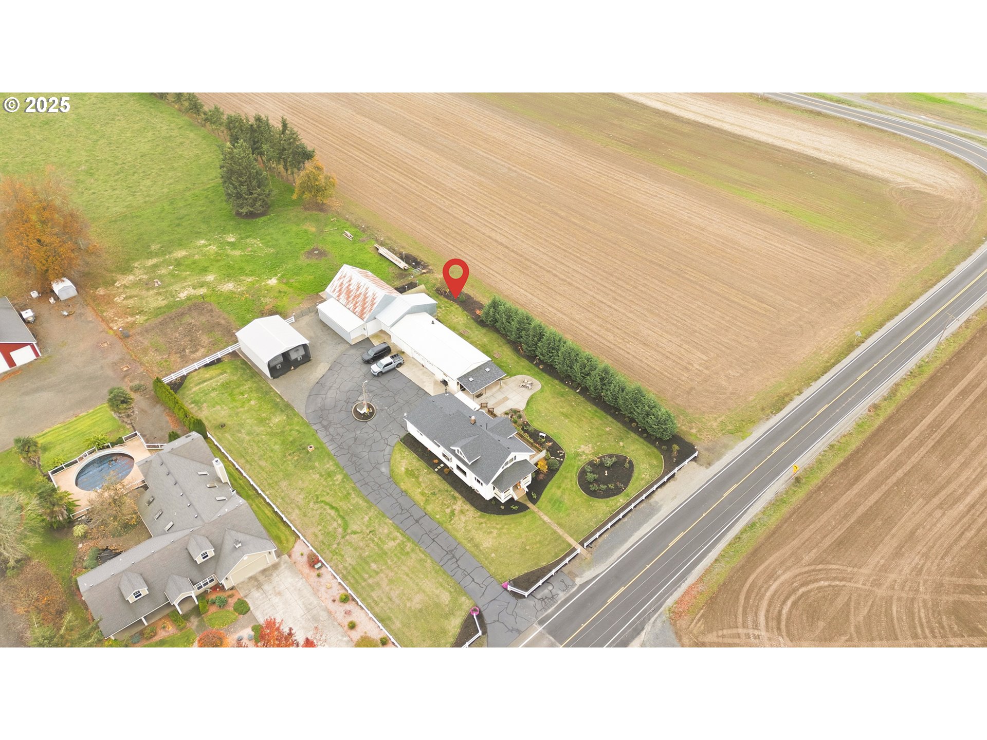 main property photo 6