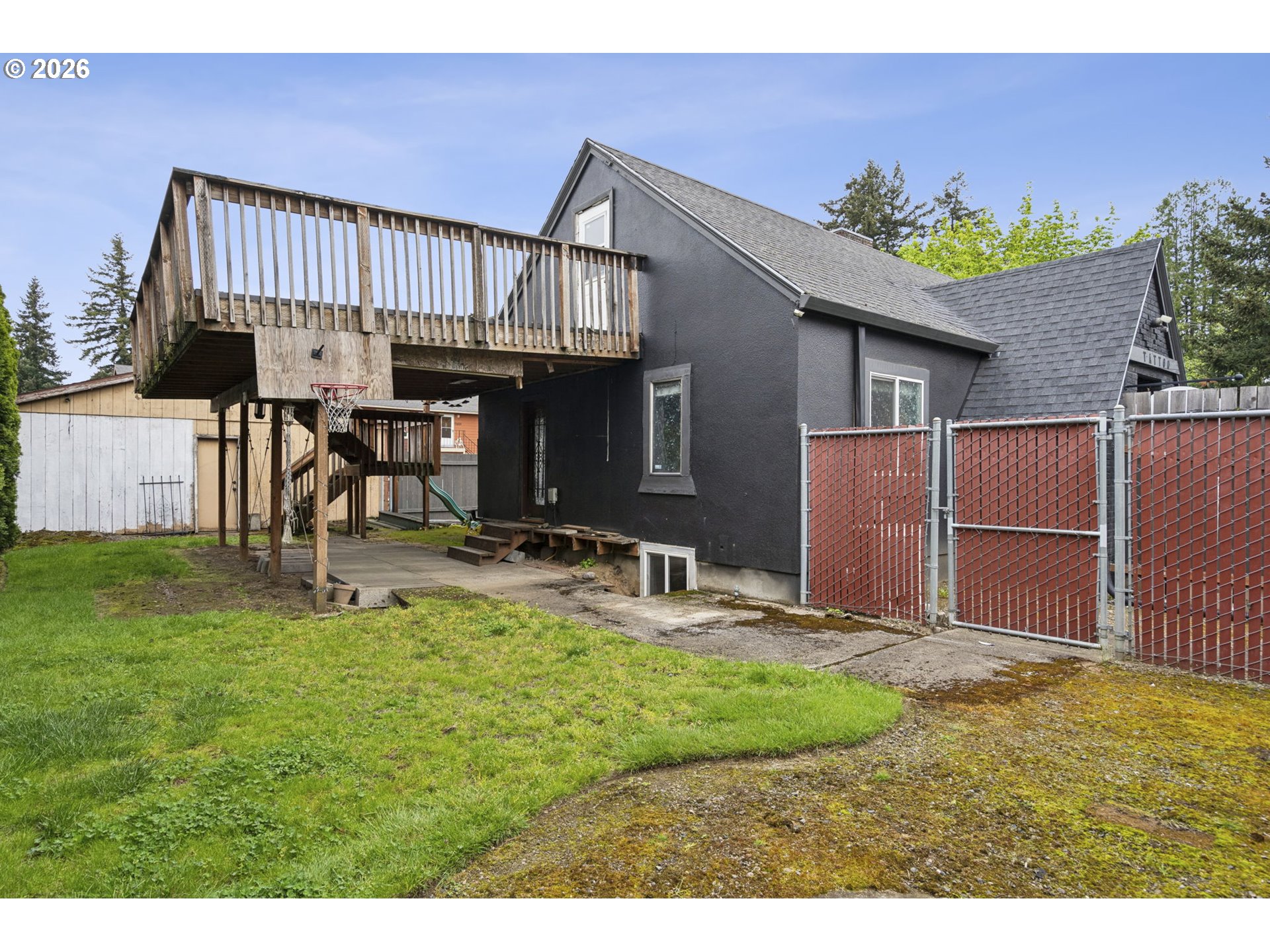 main property photo 30
