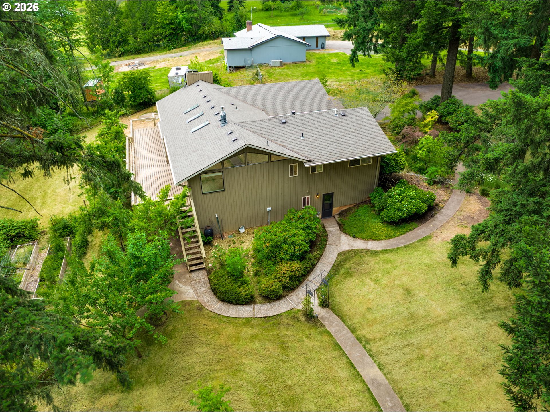 main property photo 43