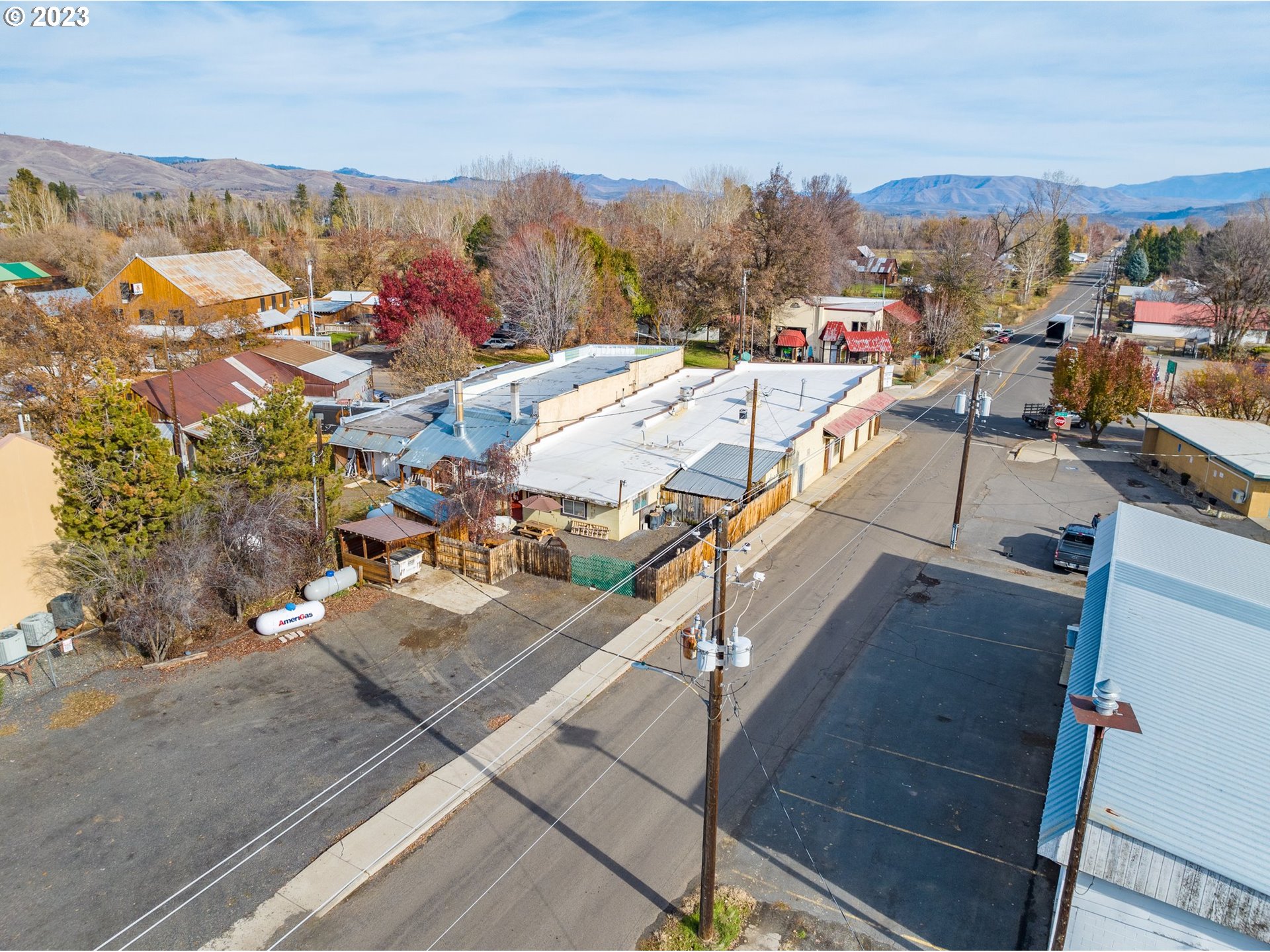 main property photo 31