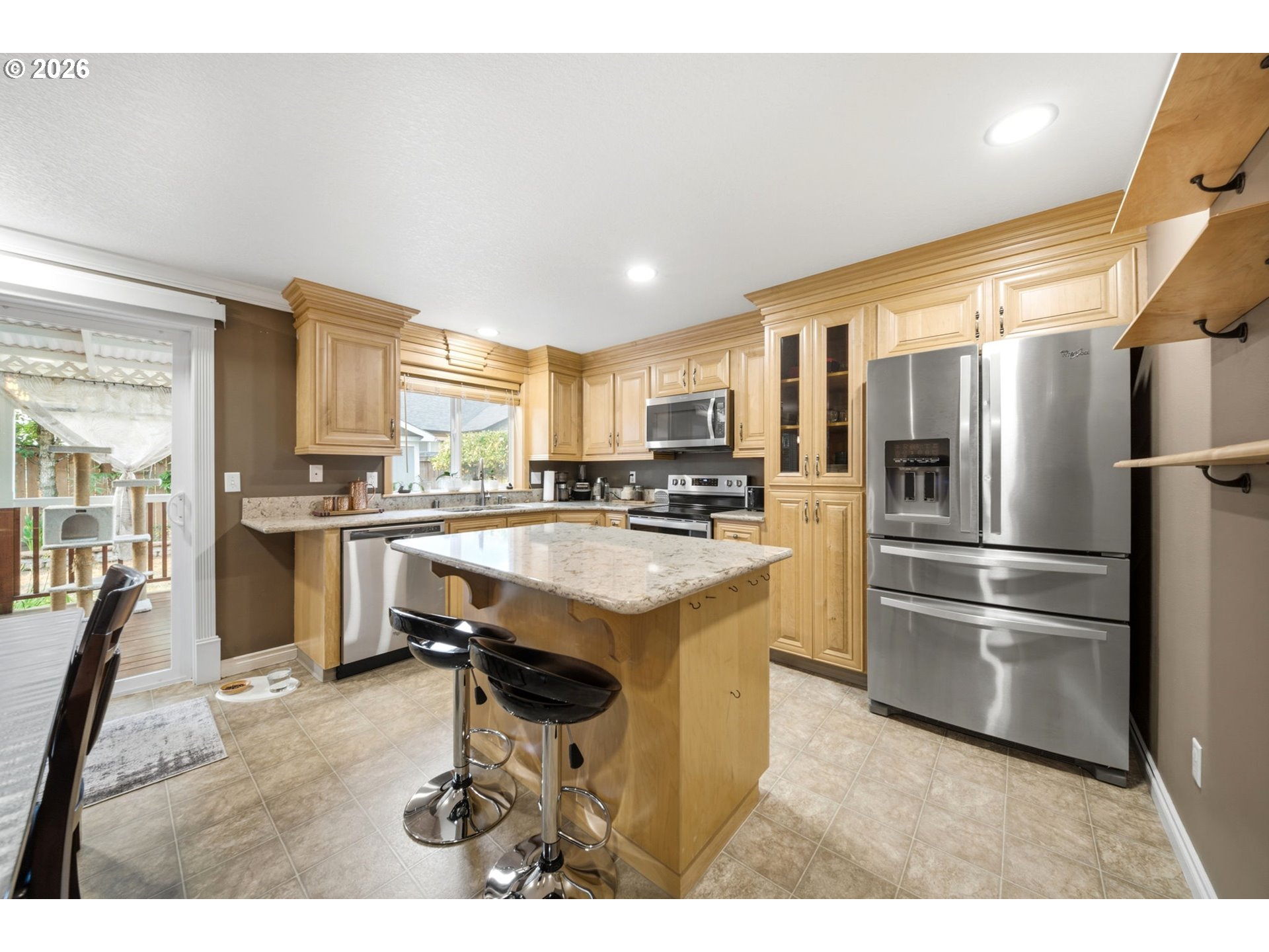 main property photo 8