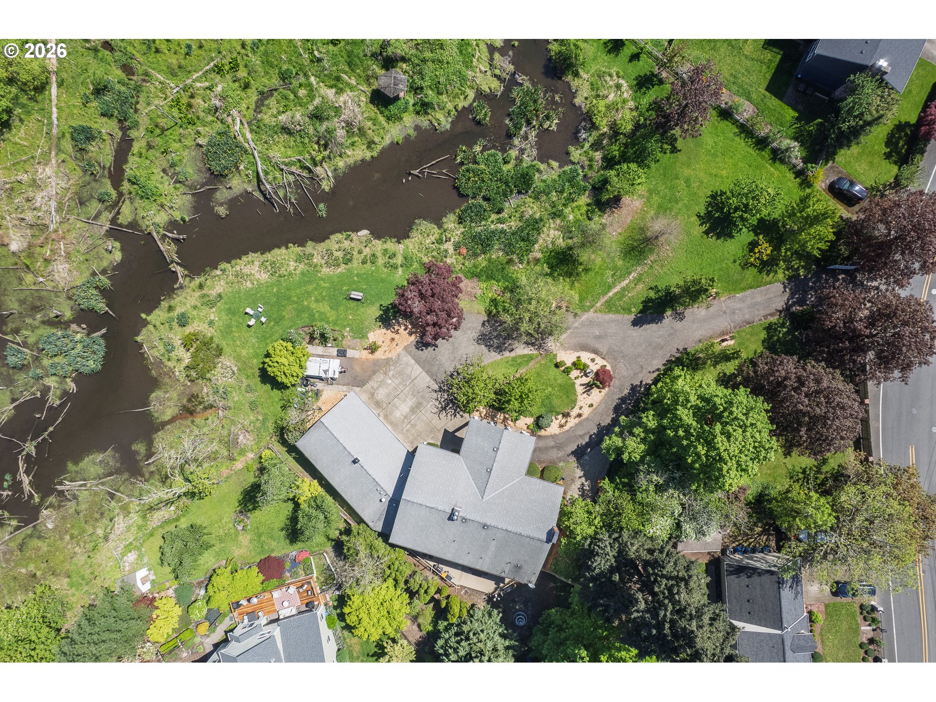 main property photo 32