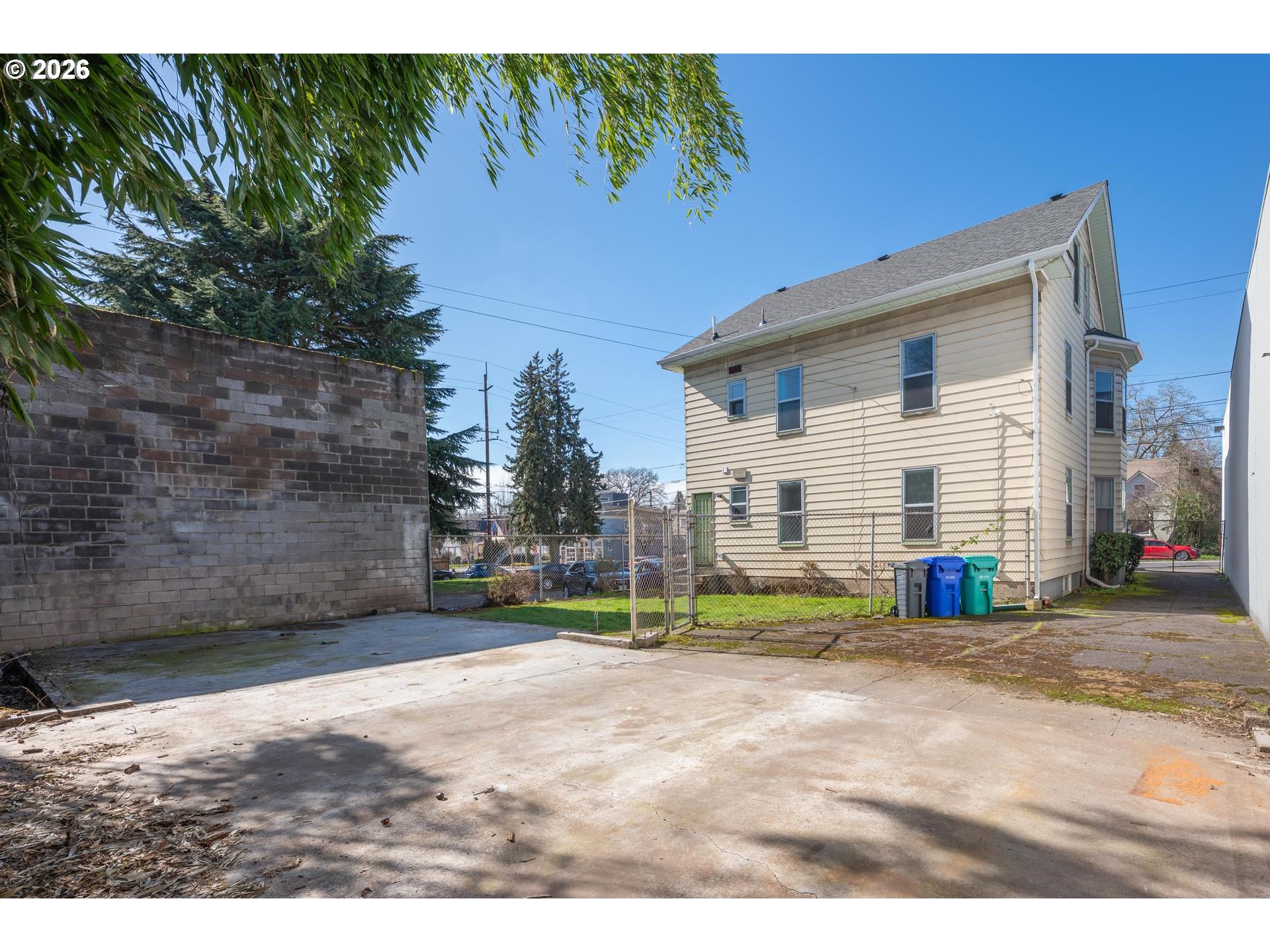 main property photo 24
