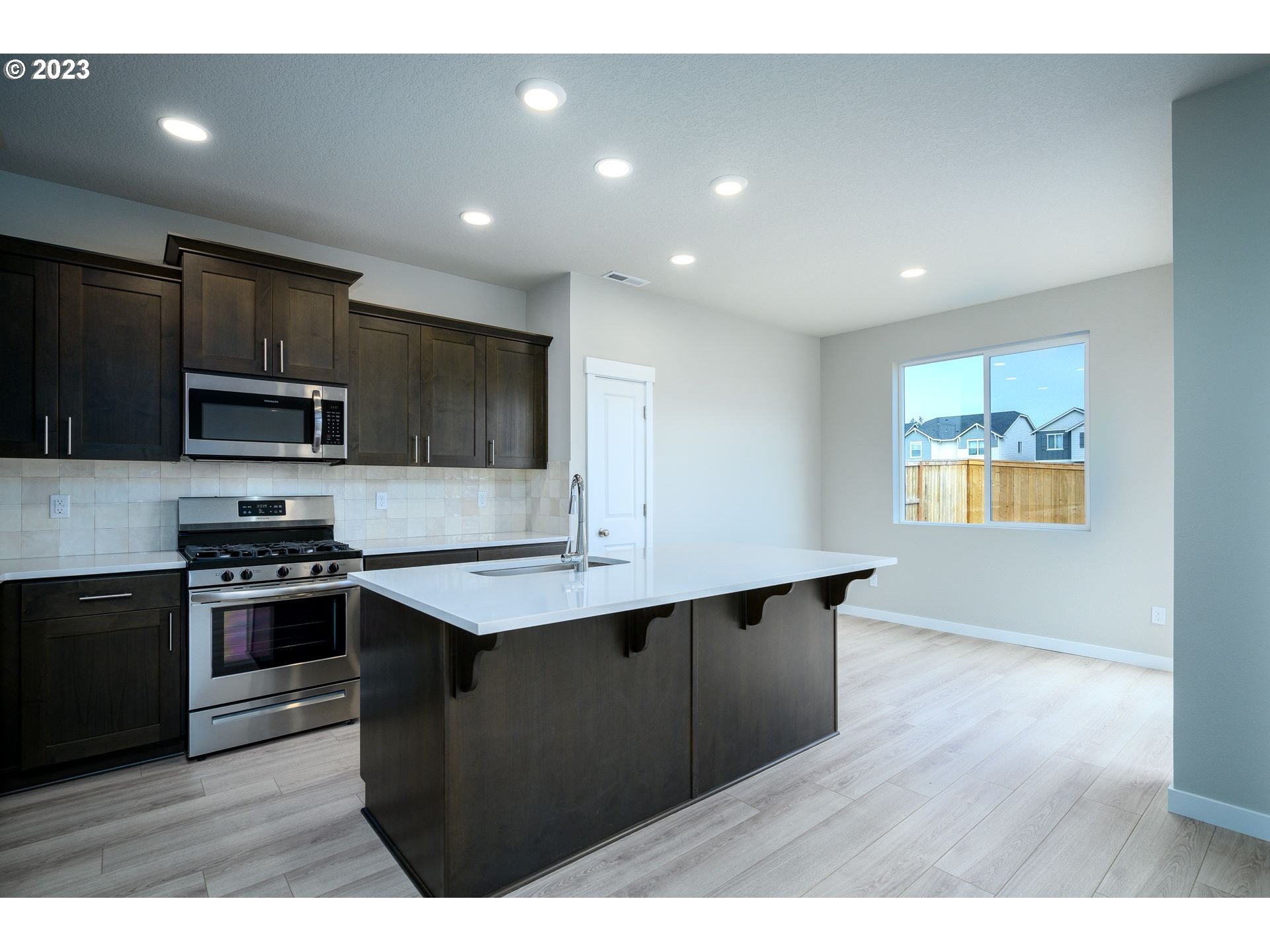 property viewer photo 11