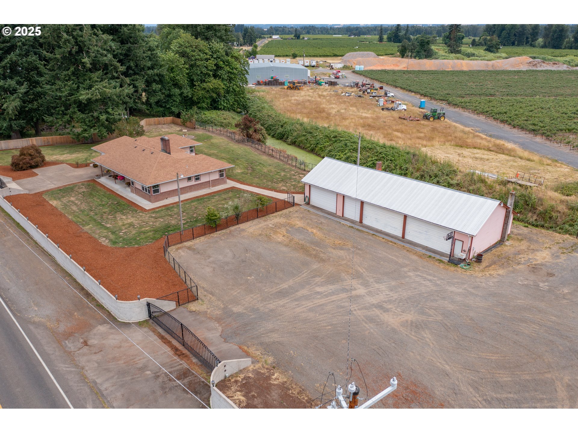 main property photo 2