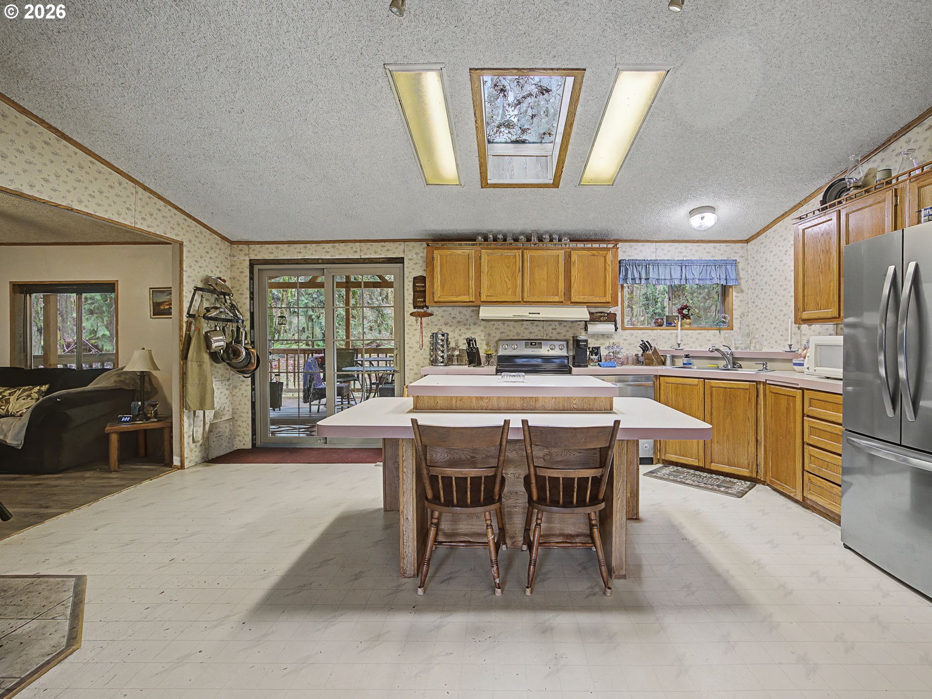 main property photo 9