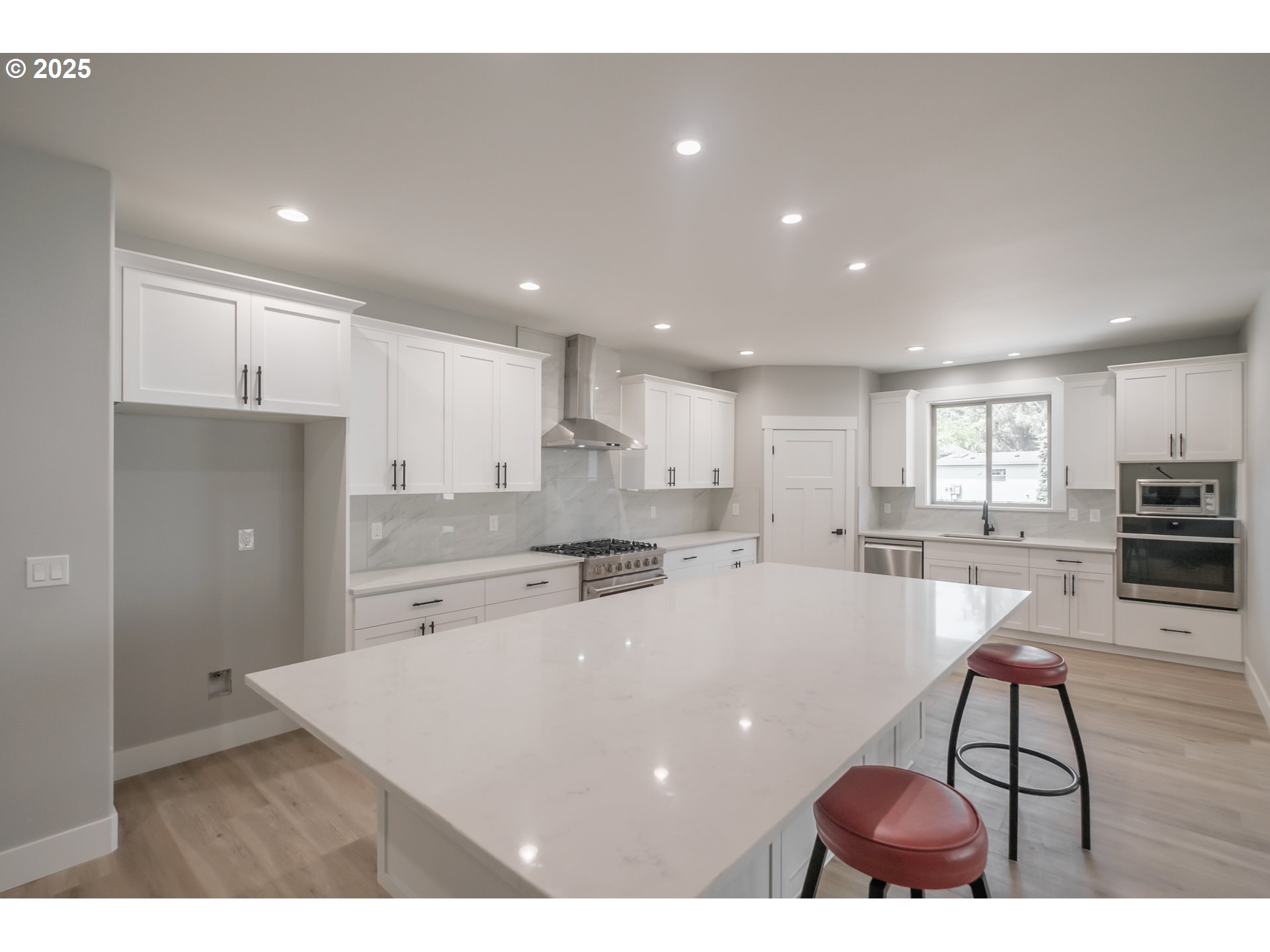property viewer photo 10