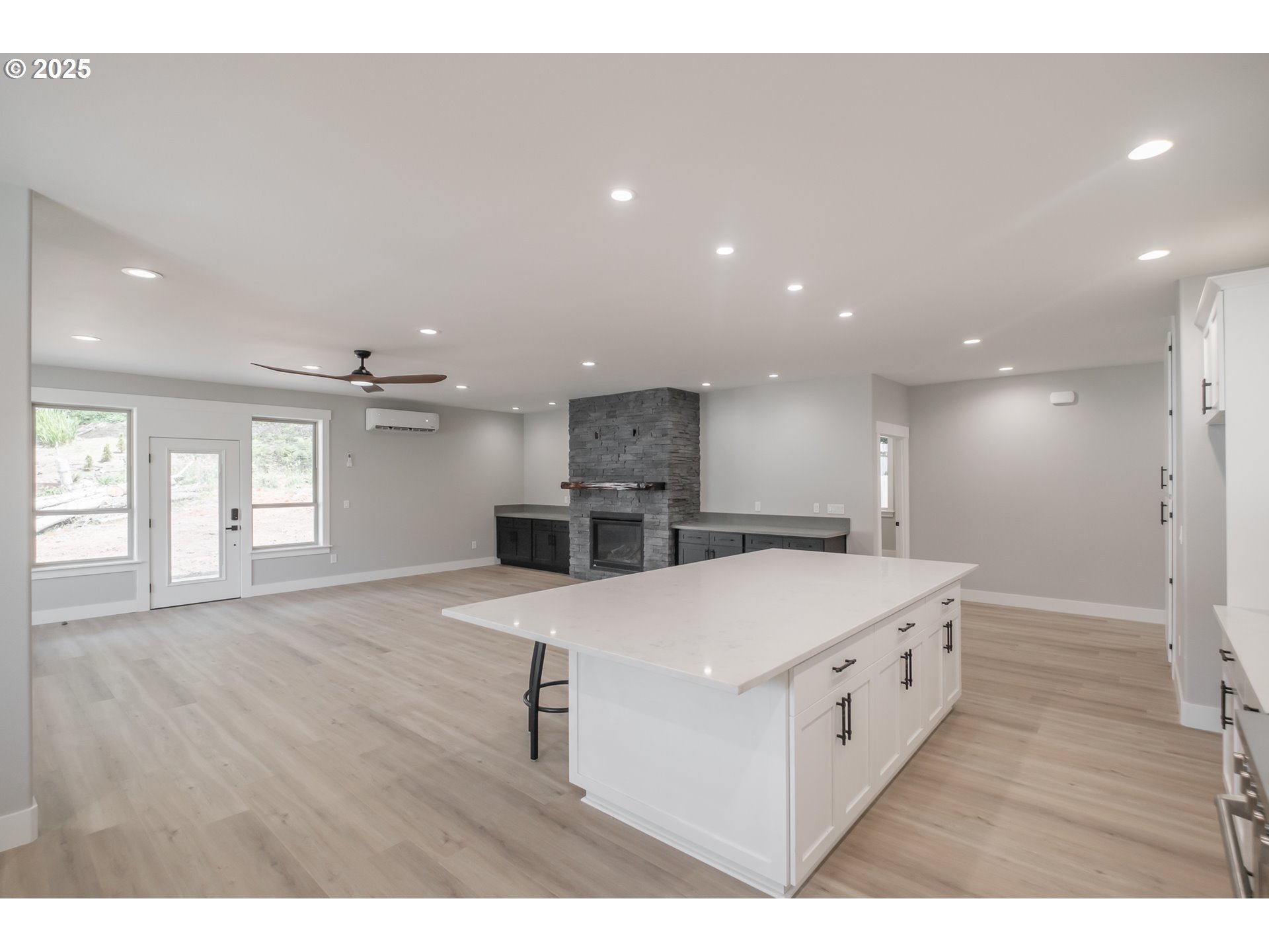 property viewer photo 15