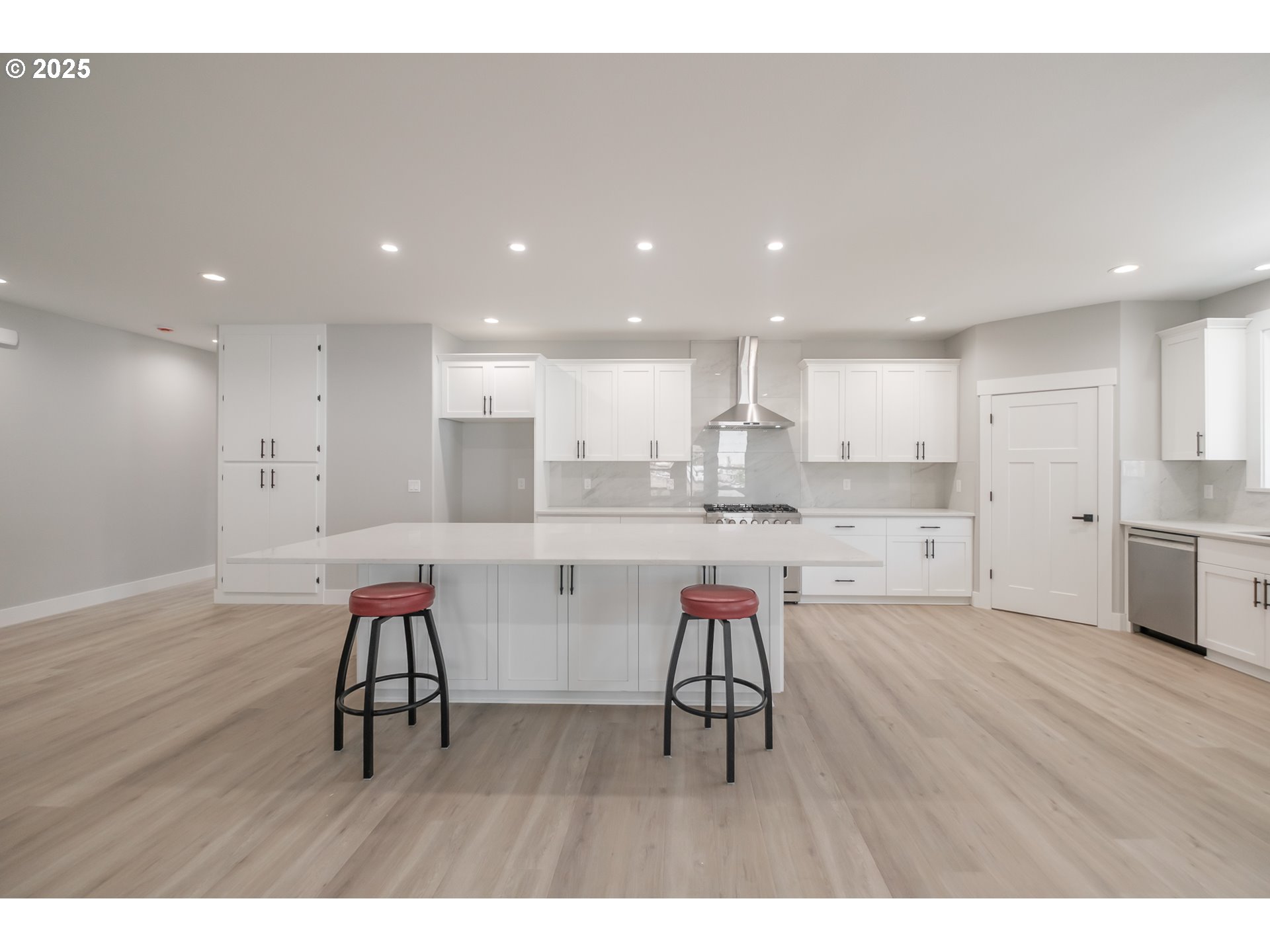 property viewer photo 16
