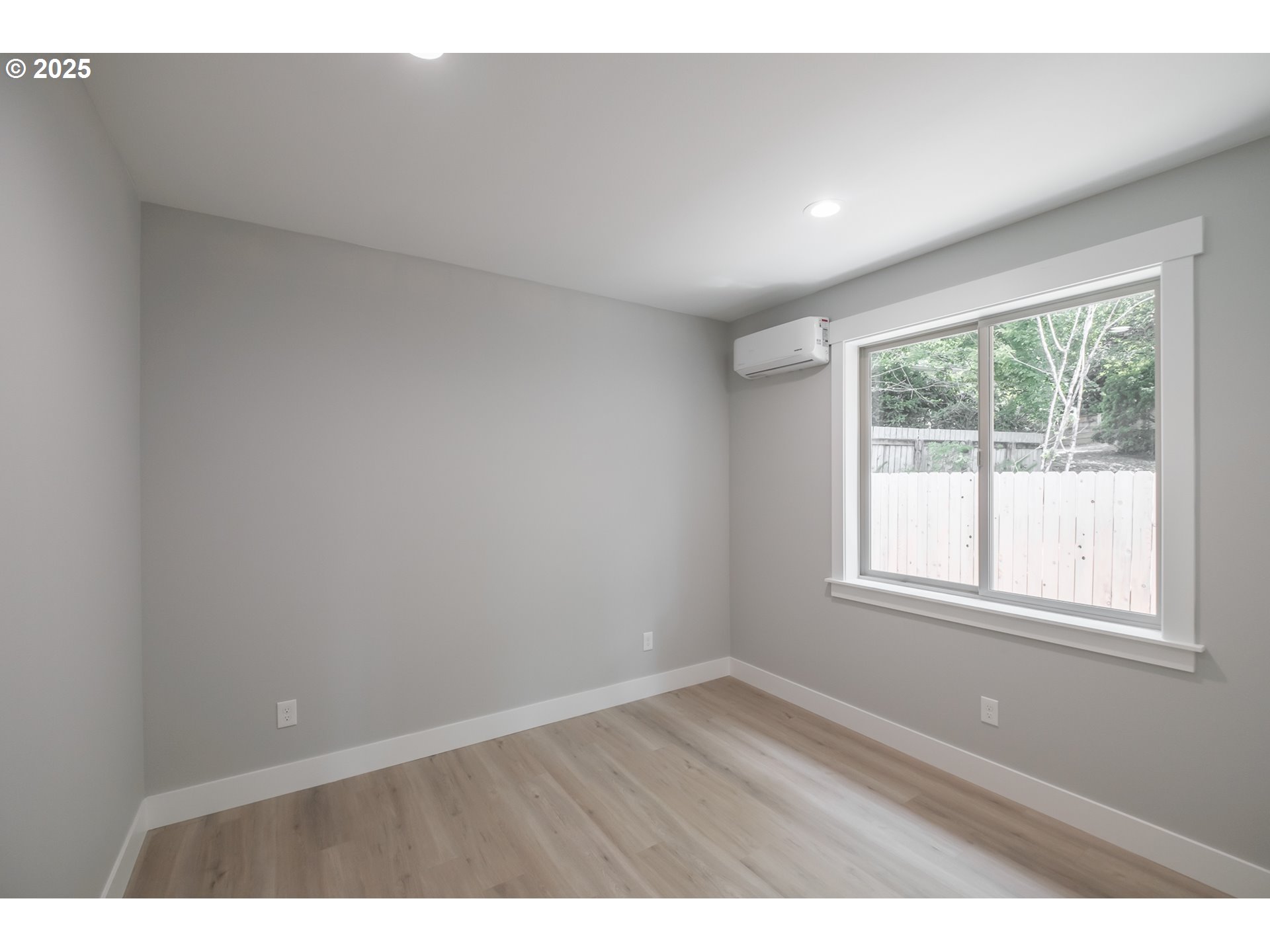 property viewer photo 24