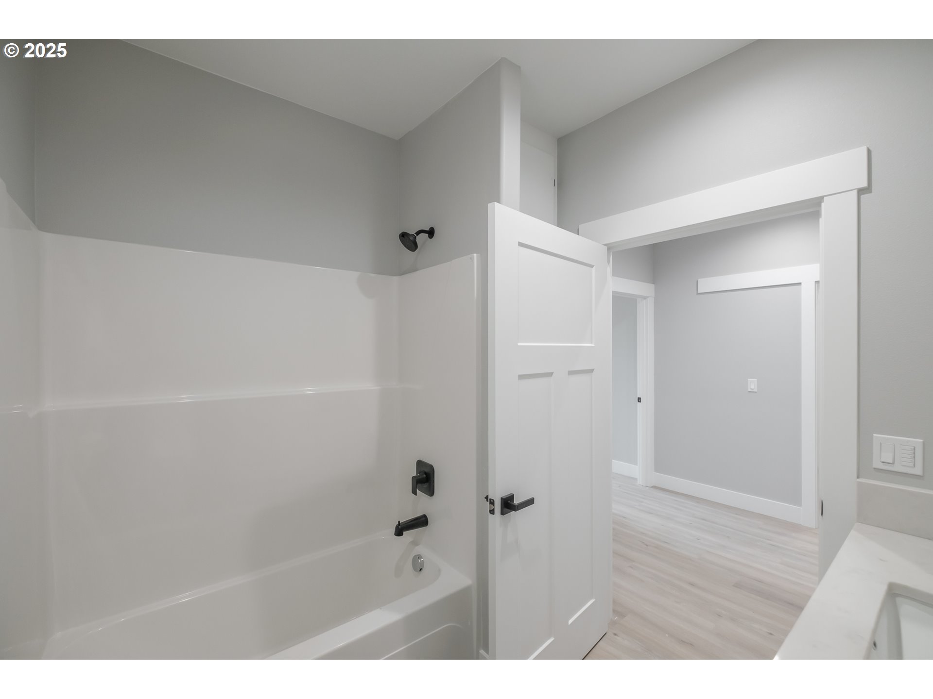 property viewer photo 27