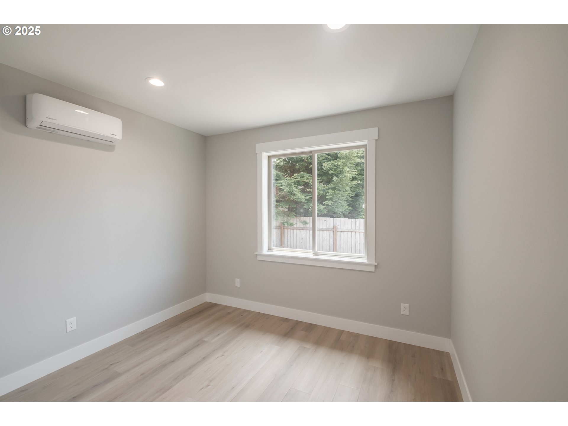 property viewer photo 28