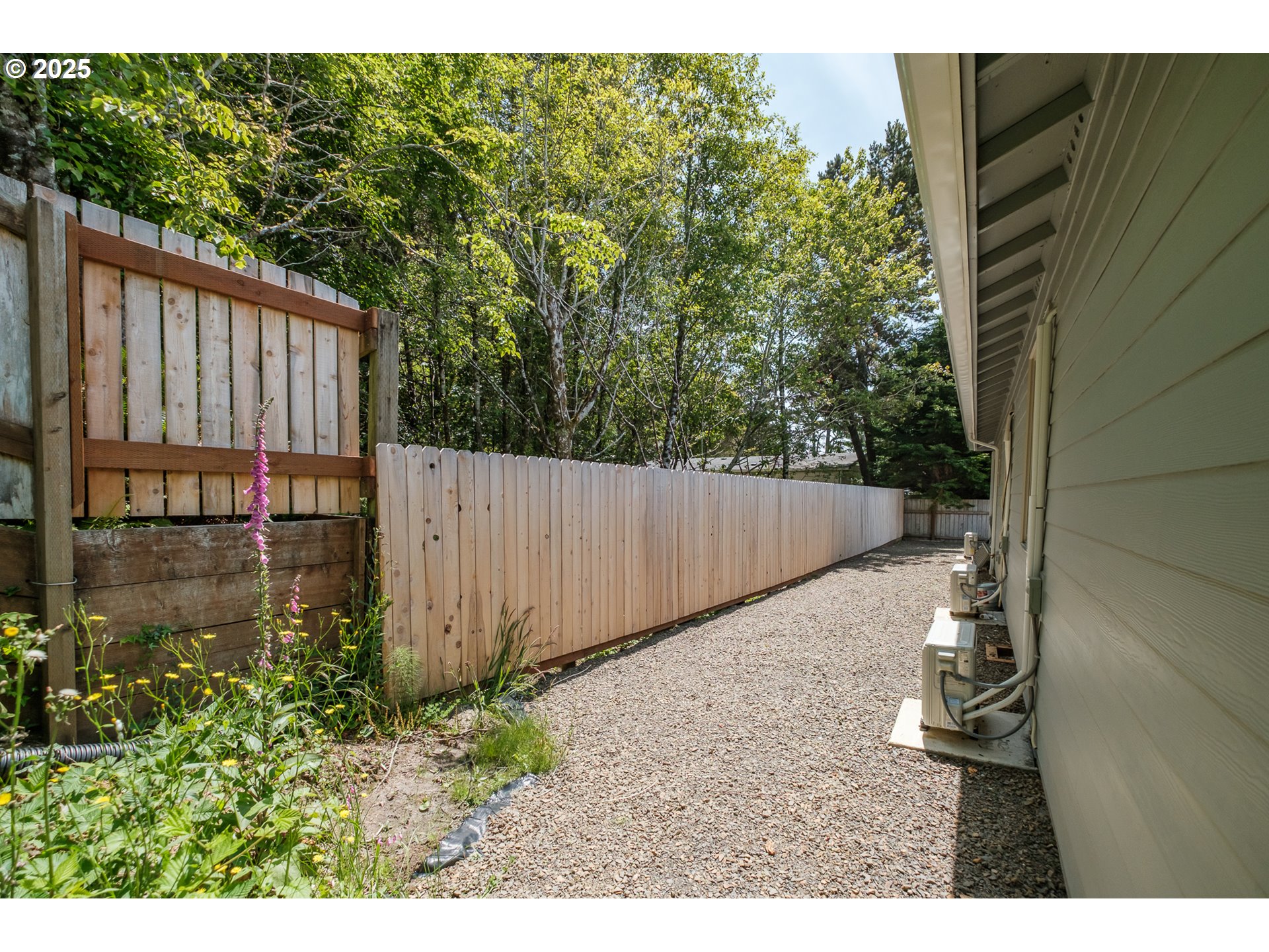 property viewer photo 36