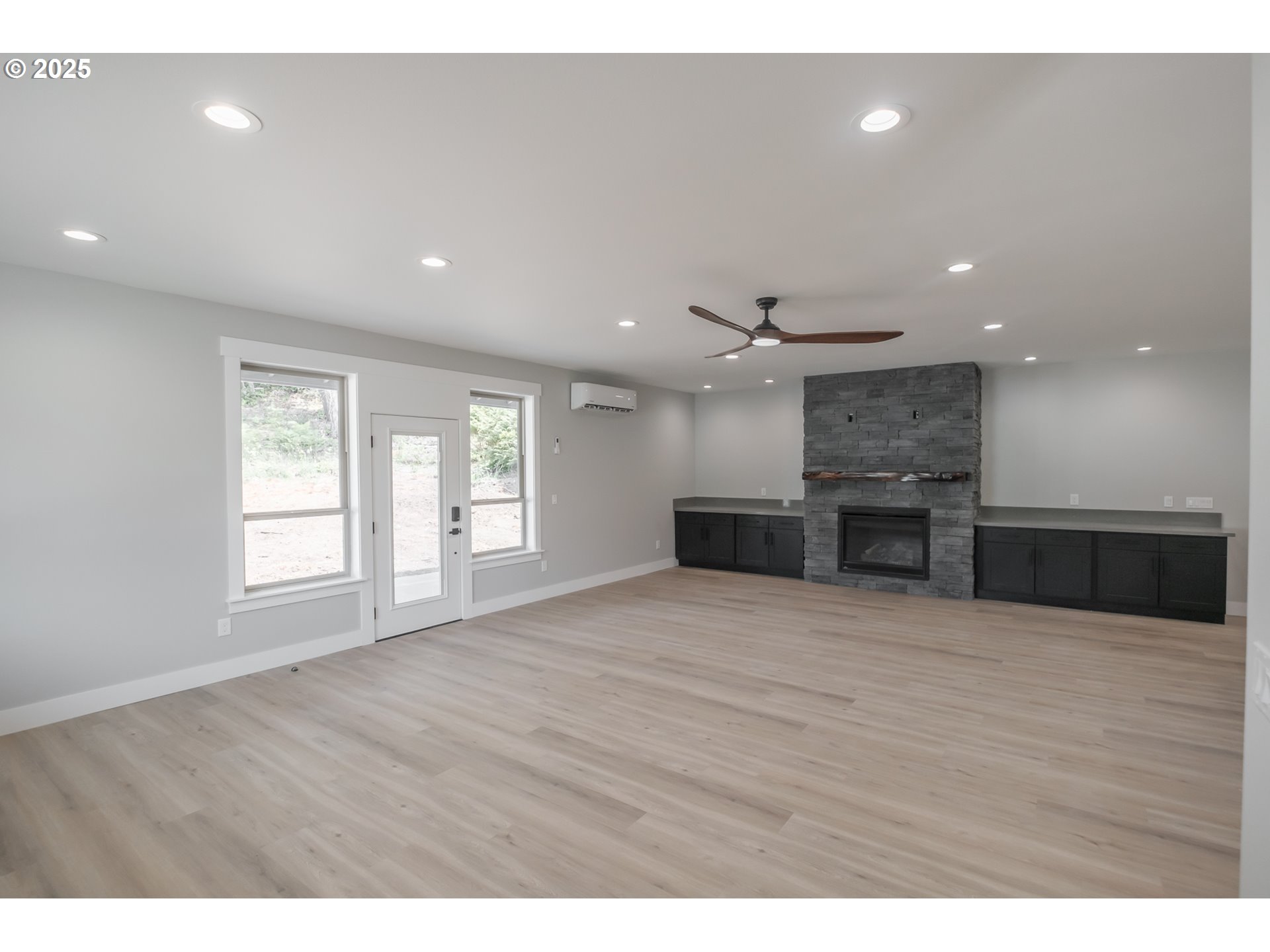 property viewer photo 5