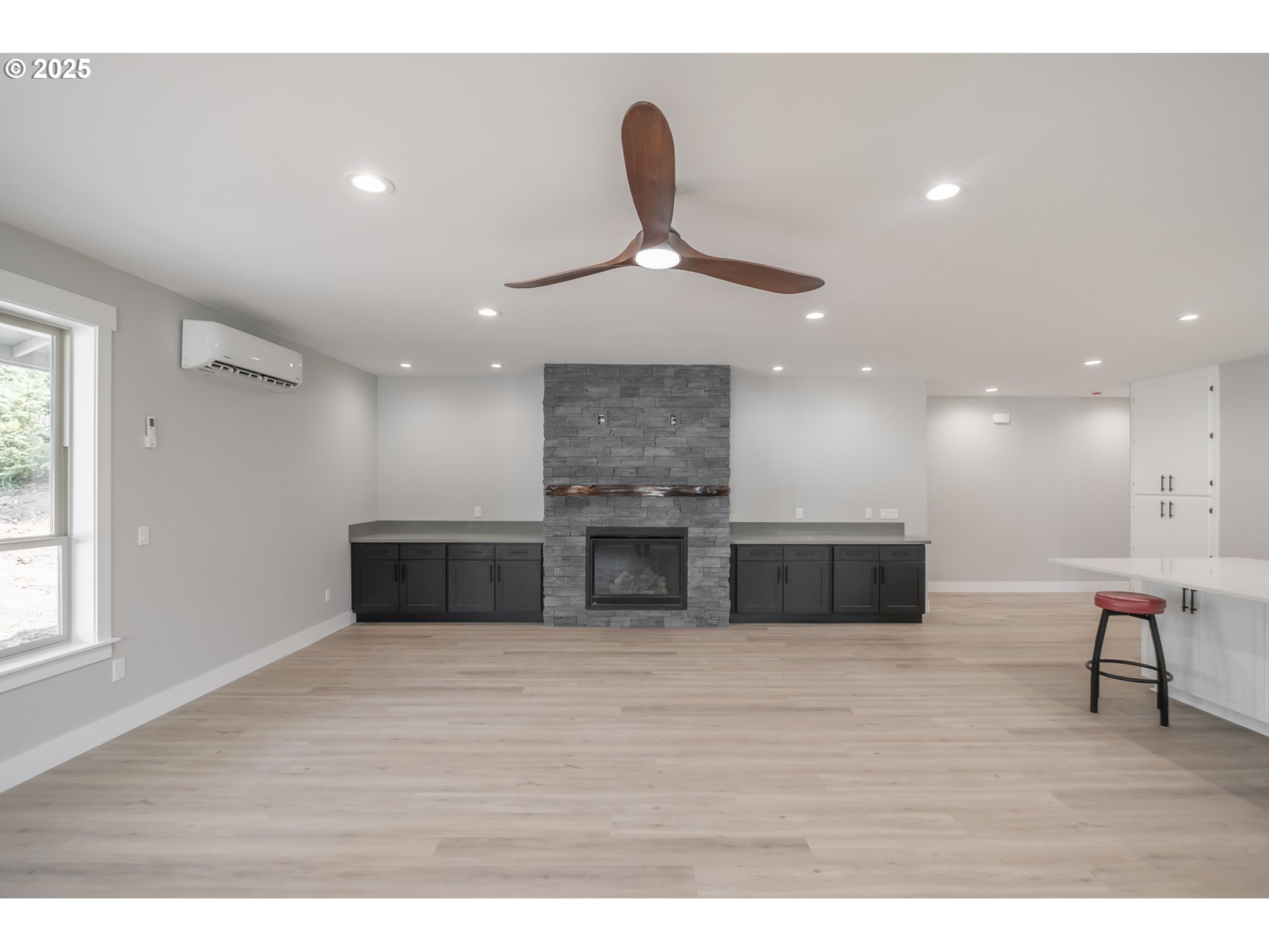 property viewer photo 6