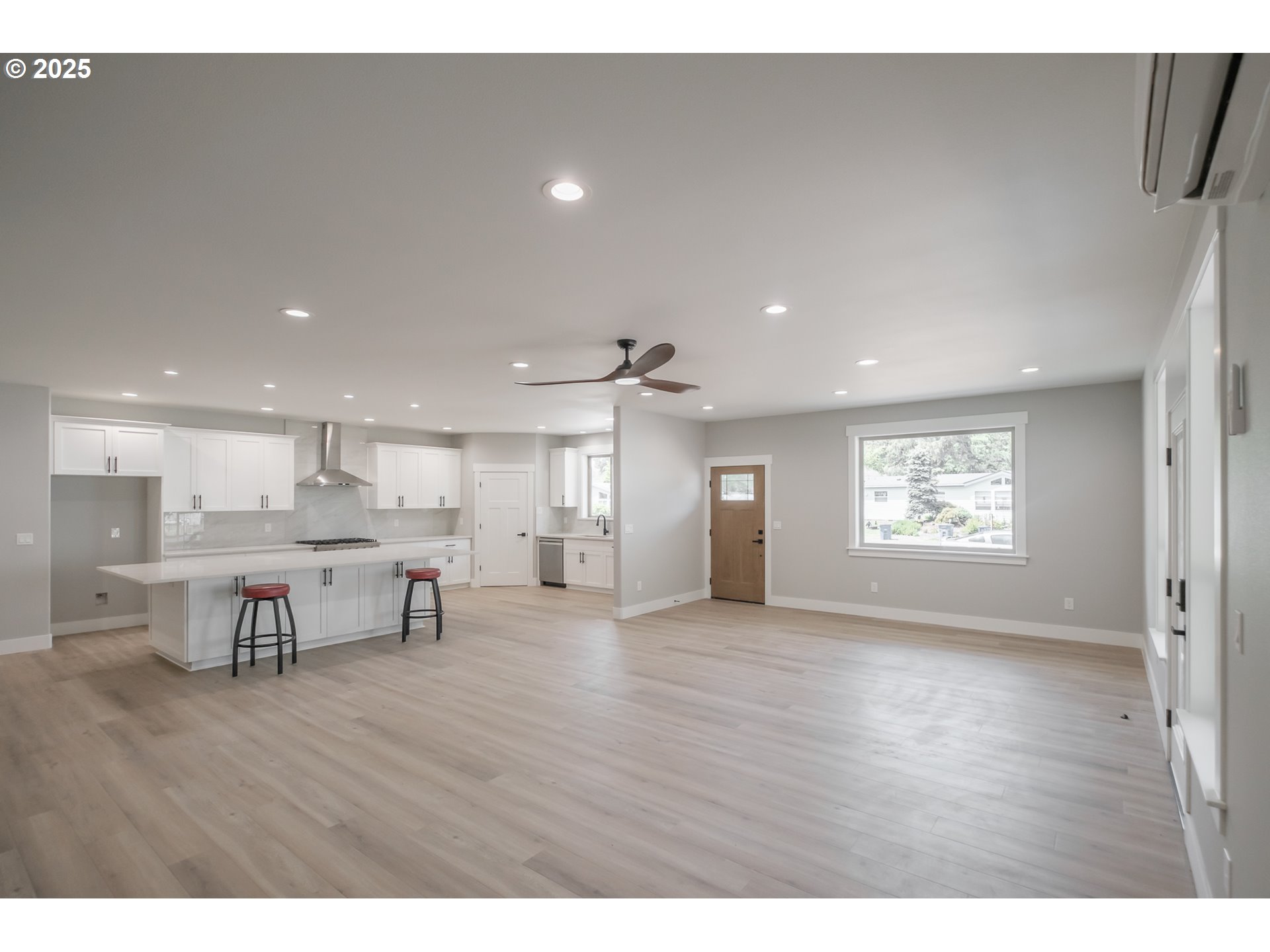 property viewer photo 9