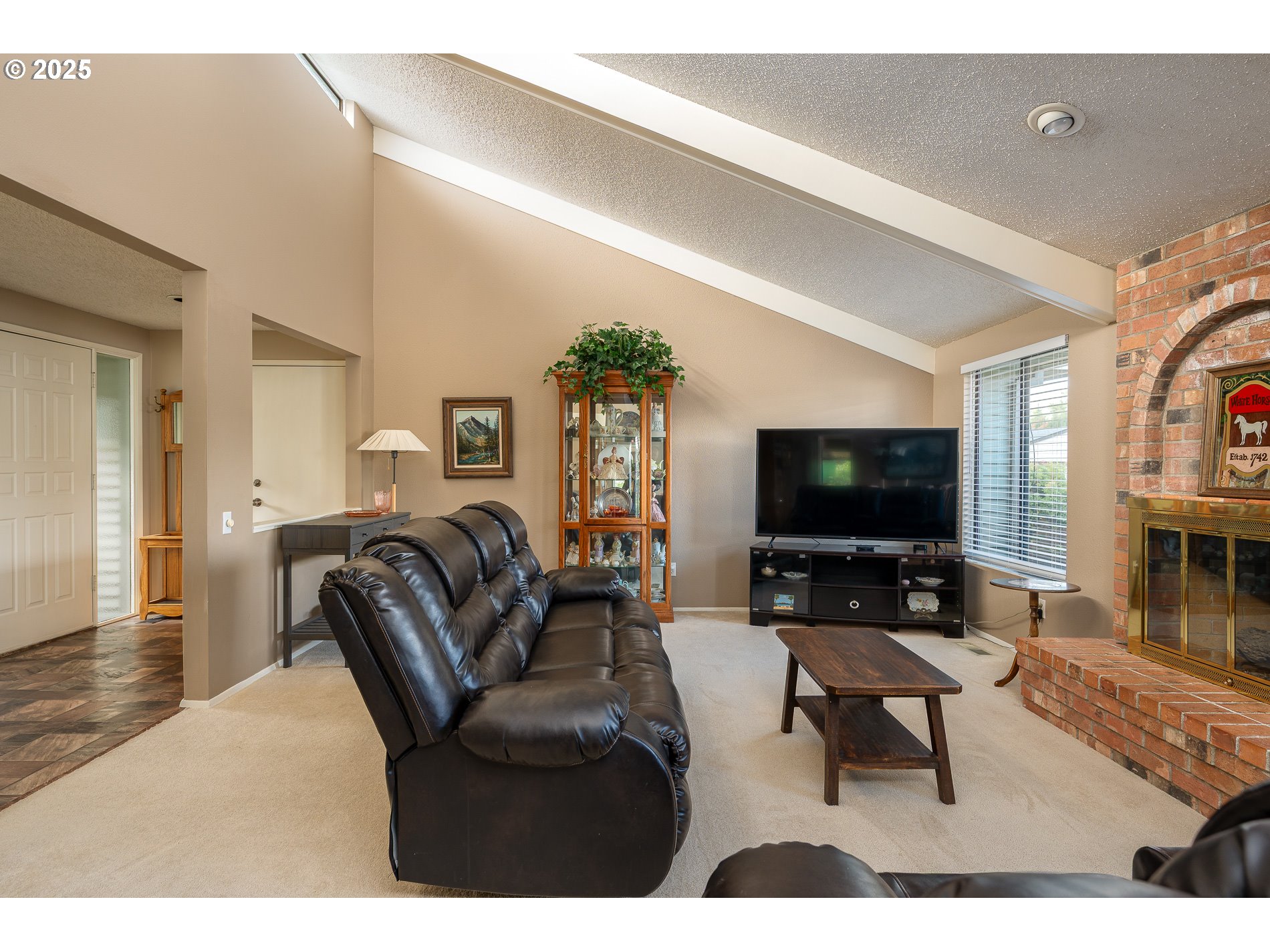 property viewer photo 10