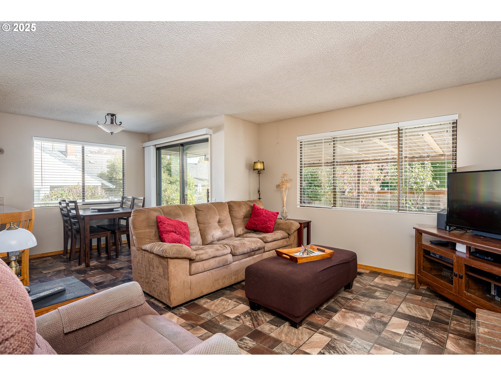 property viewer photo 24