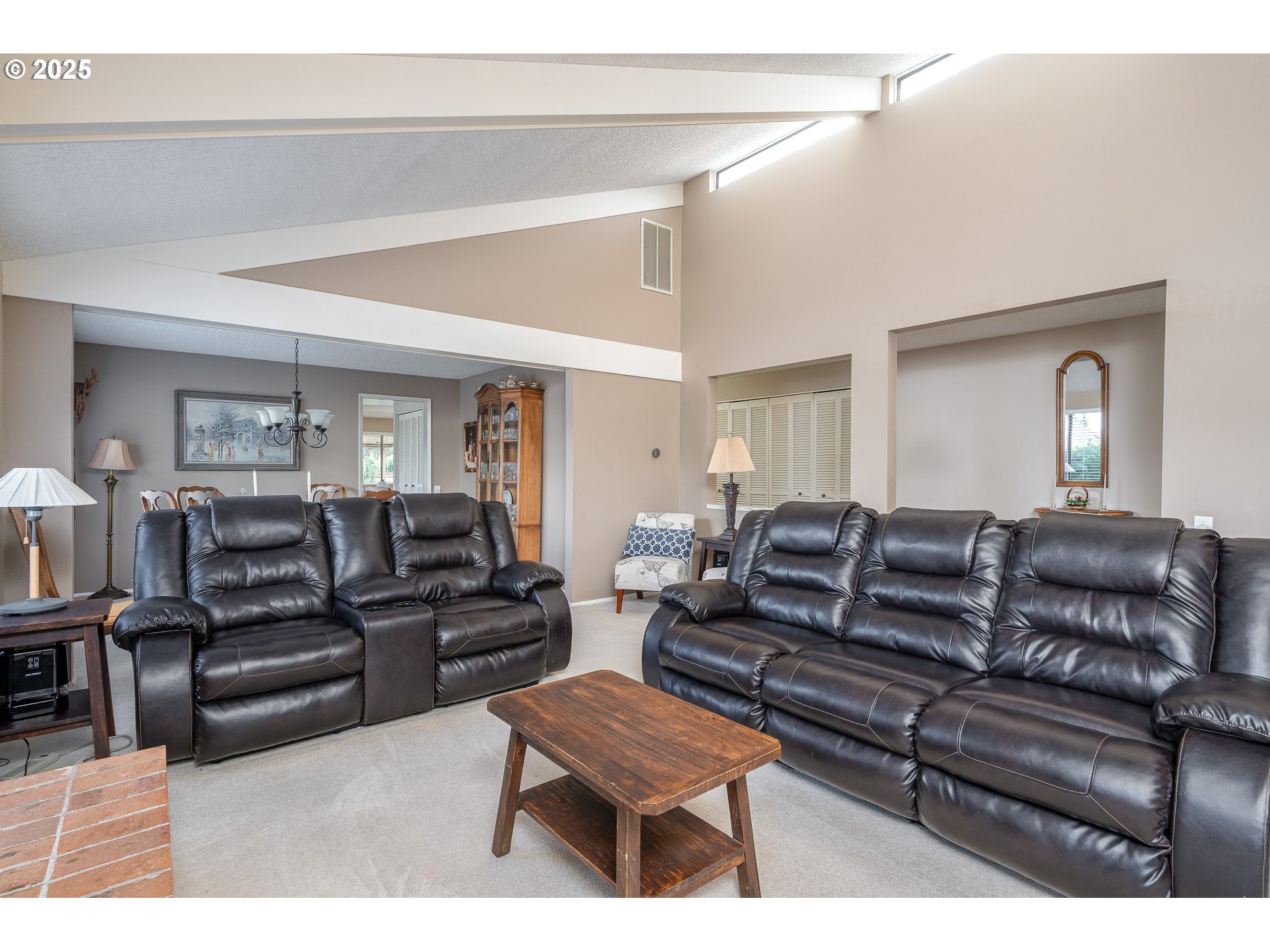property viewer photo 6