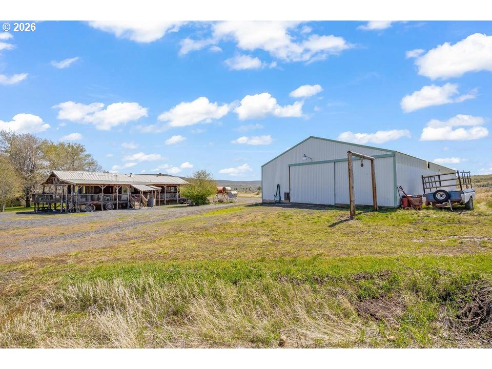 main property photo 28