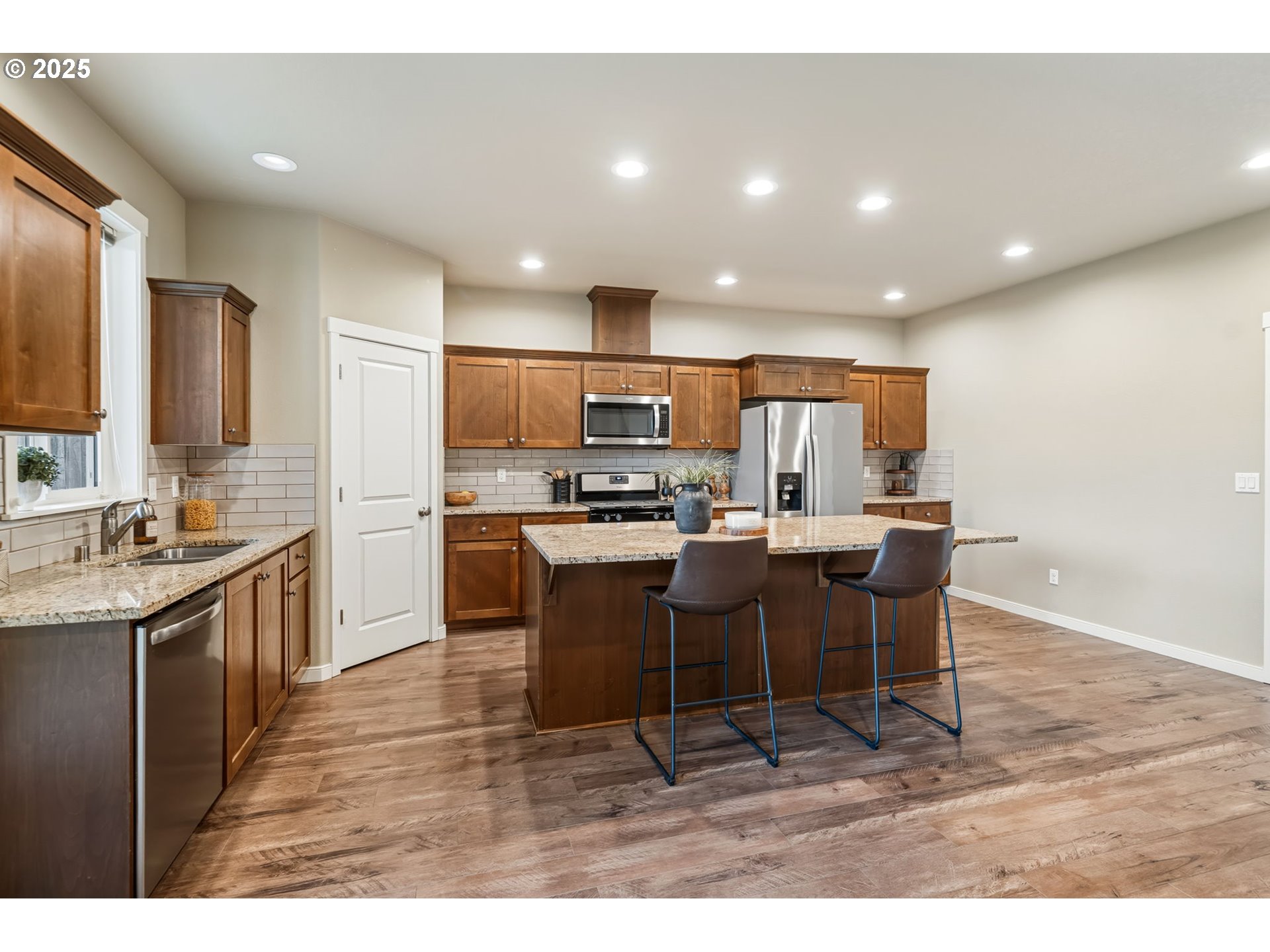 property viewer photo 11